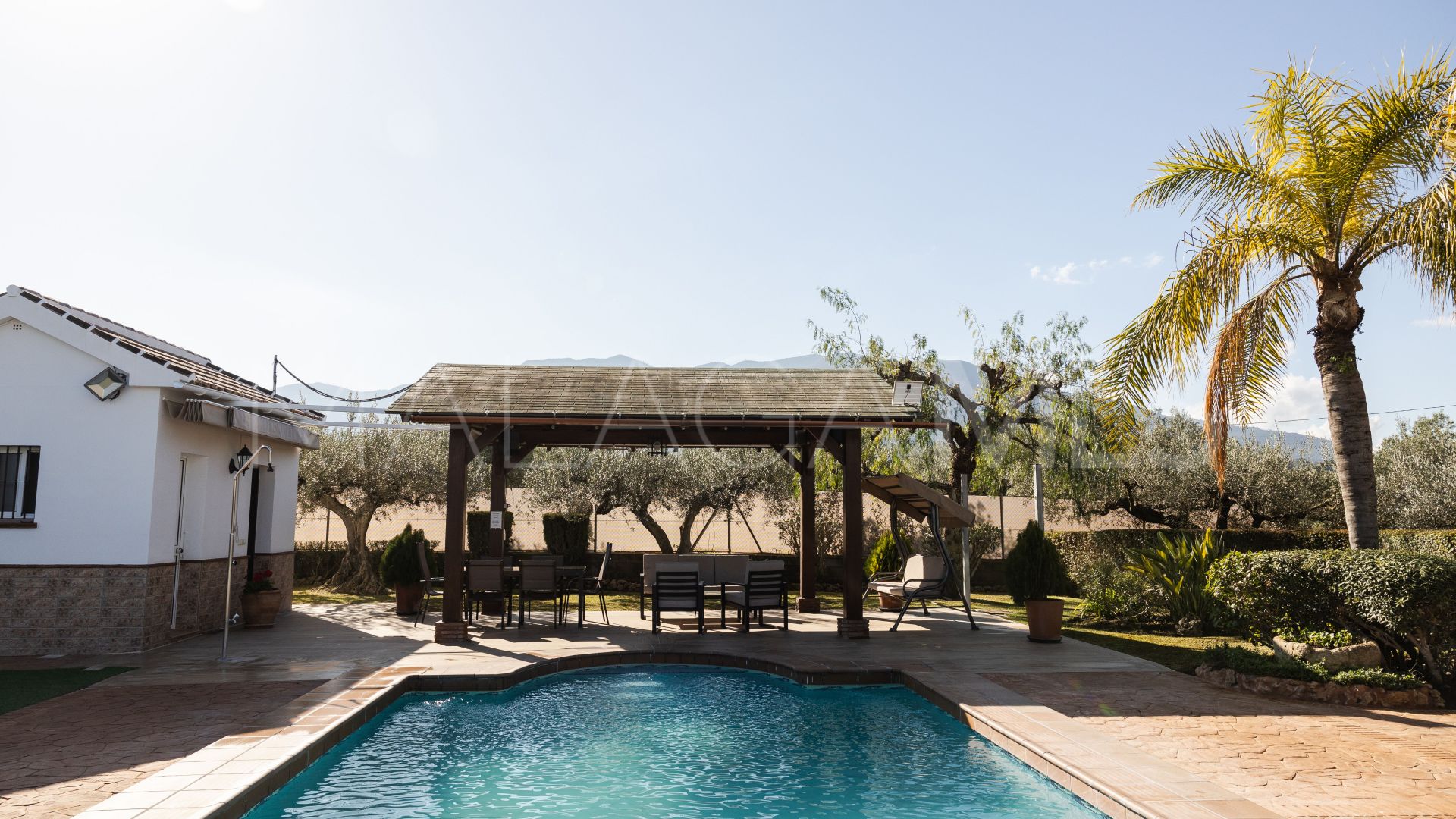 Hus i byn for sale in Alhaurin el Grande