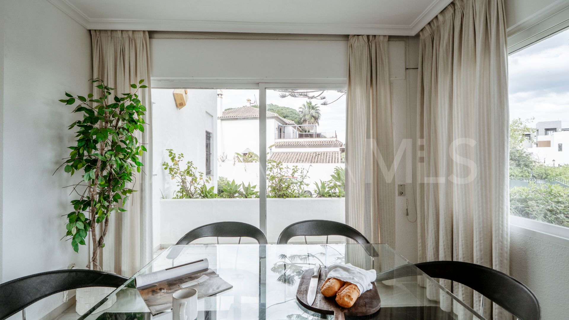 Ground floor apartment in San Pedro Playa for sale