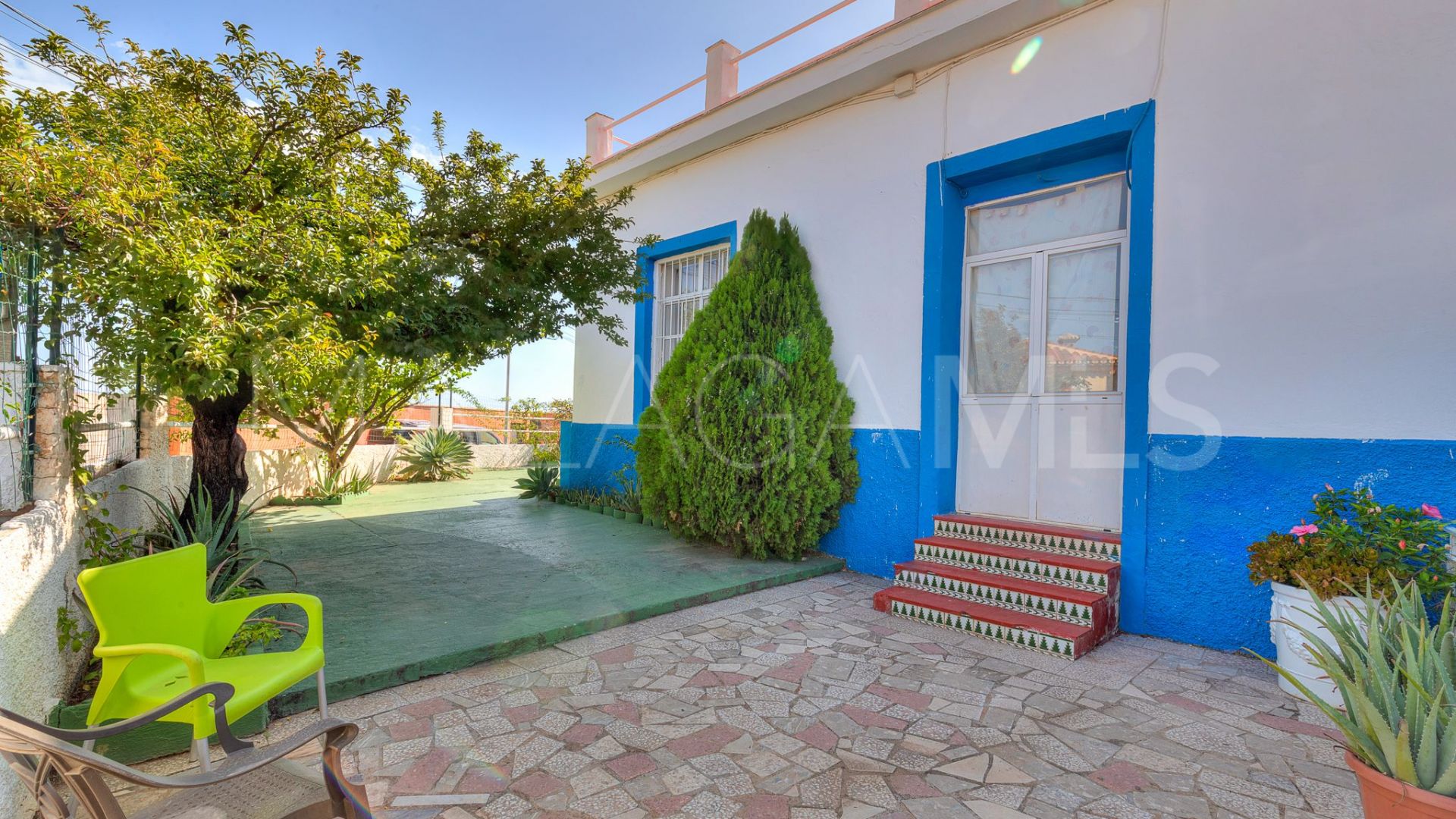 For sale Puerto de la Torre unique building