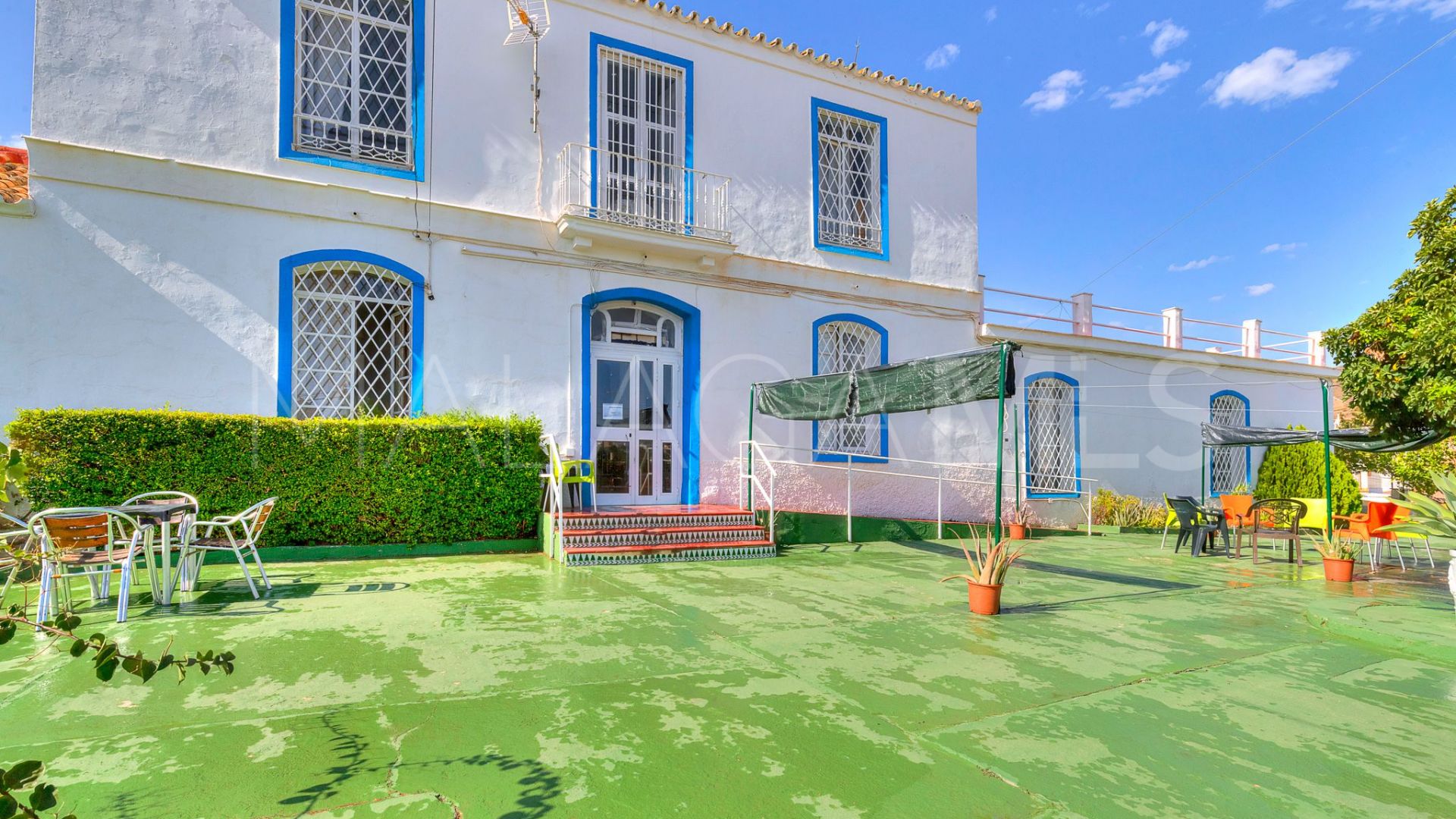 For sale Puerto de la Torre unique building