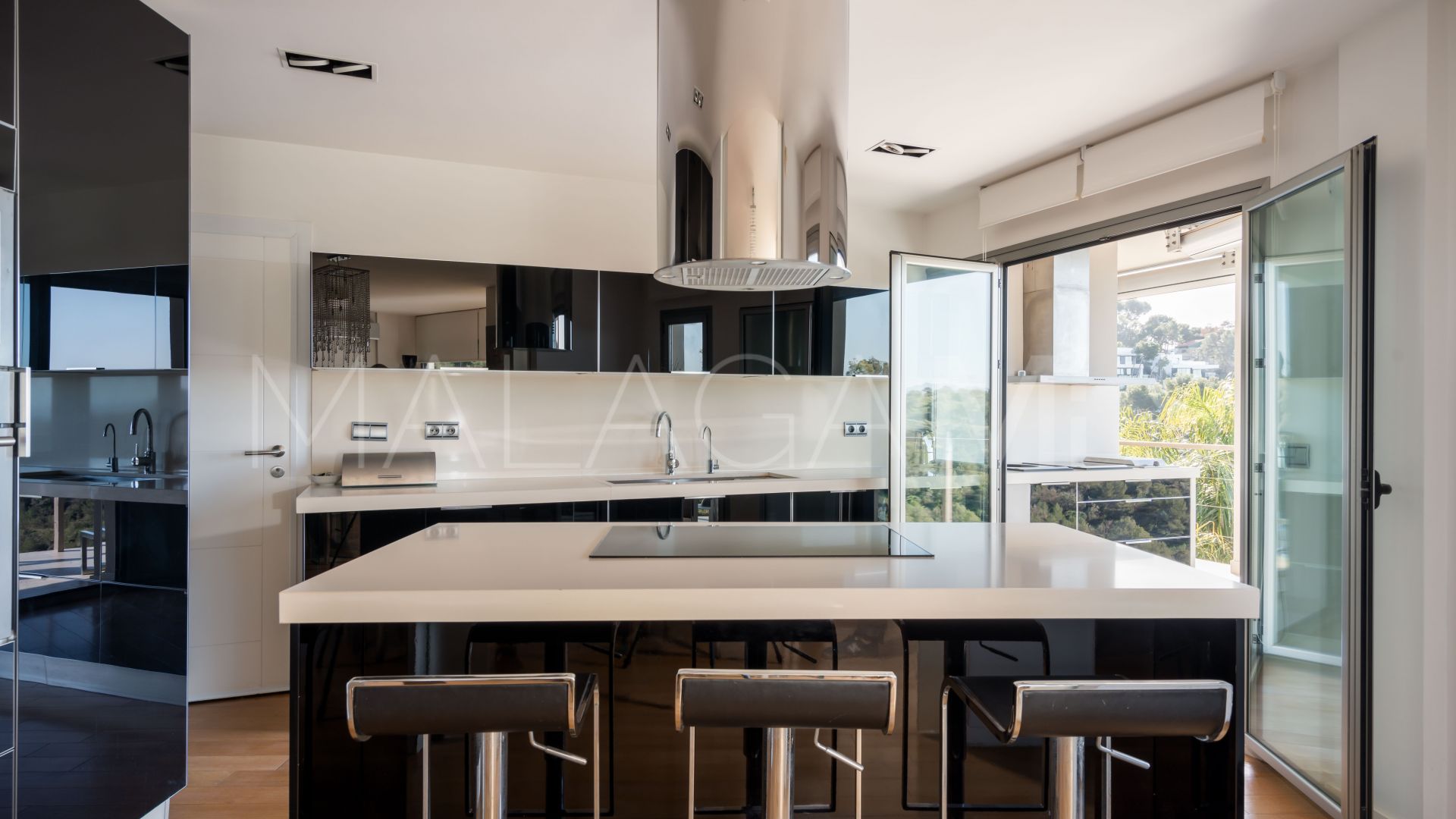 Villa for sale in Pinares de San Antón