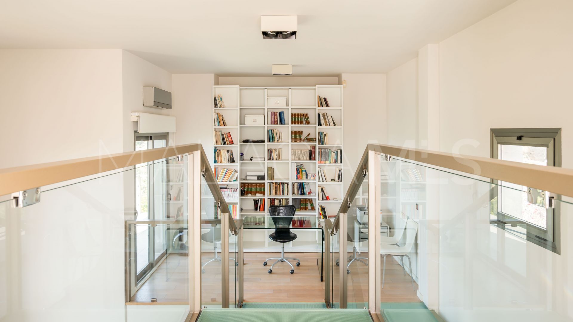Villa for sale in Pinares de San Antón