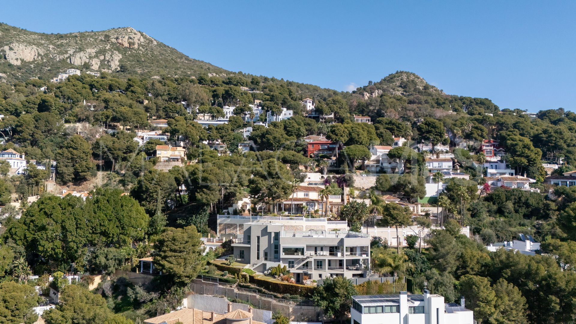 Villa for sale in Pinares de San Antón