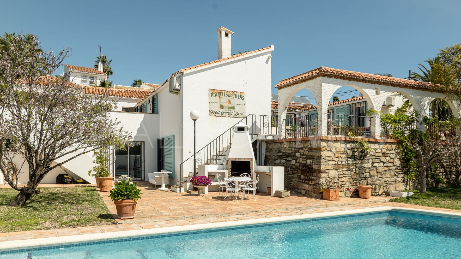 Estepona villa for sale