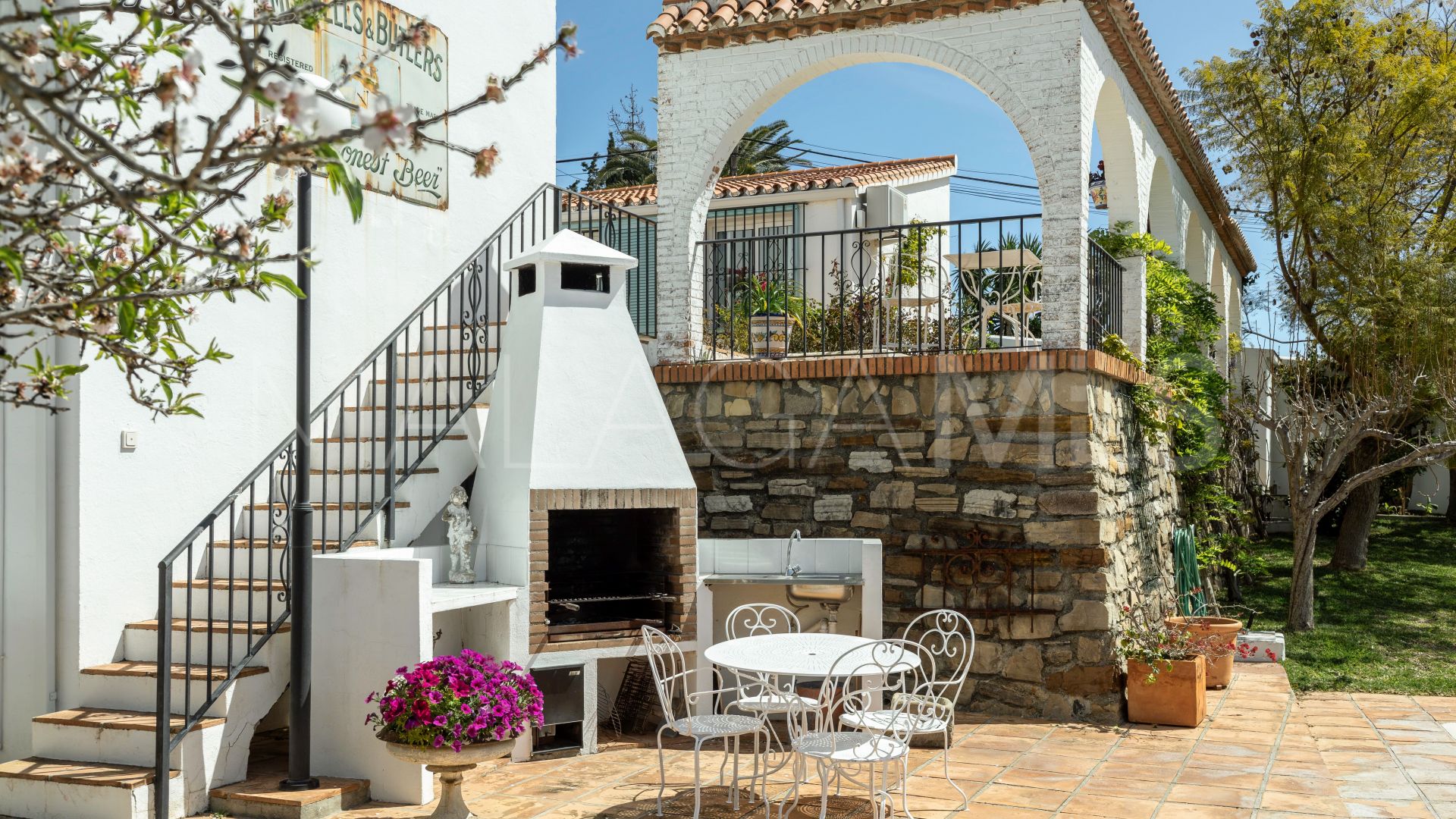 Estepona villa for sale