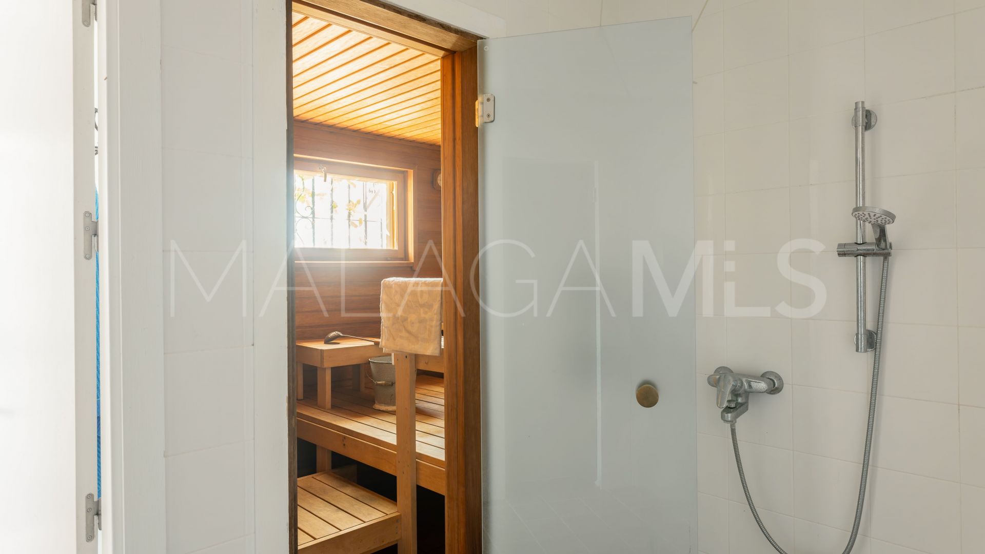 Estepona villa for sale