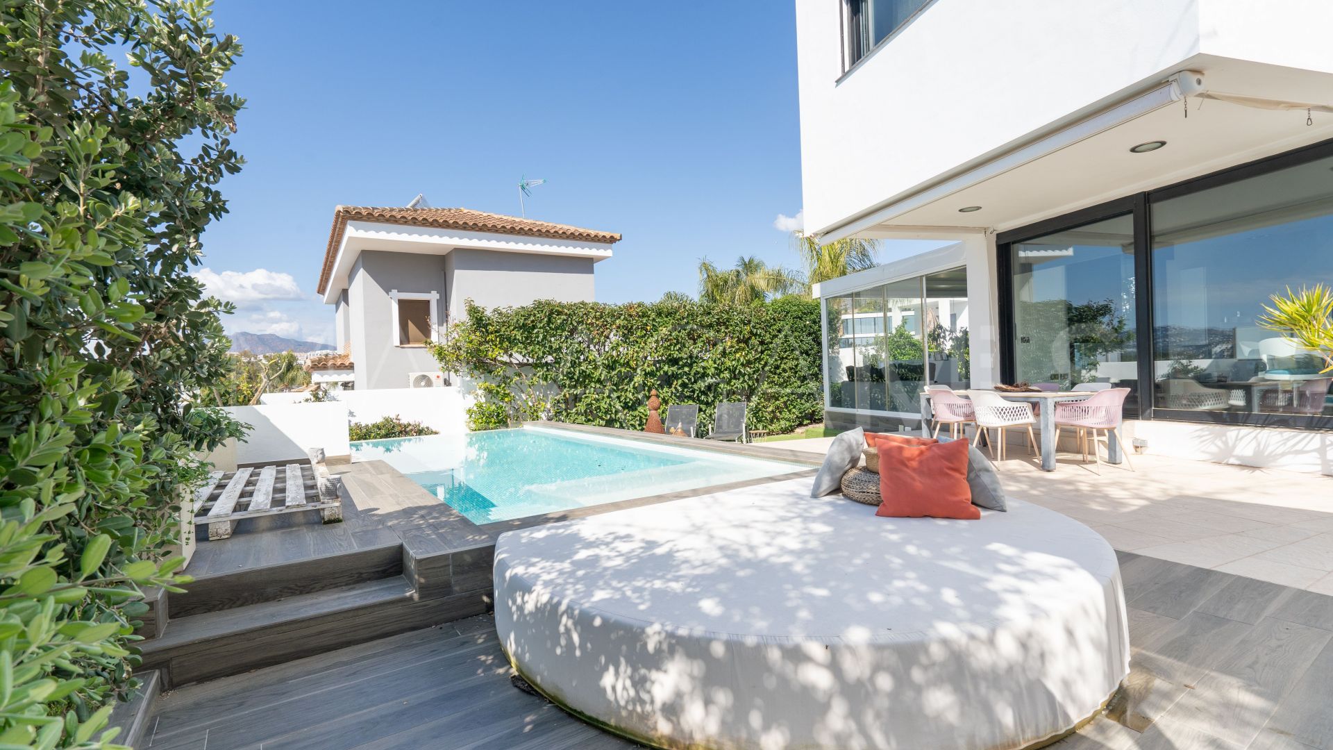 Villa for sale in Sierrezuela