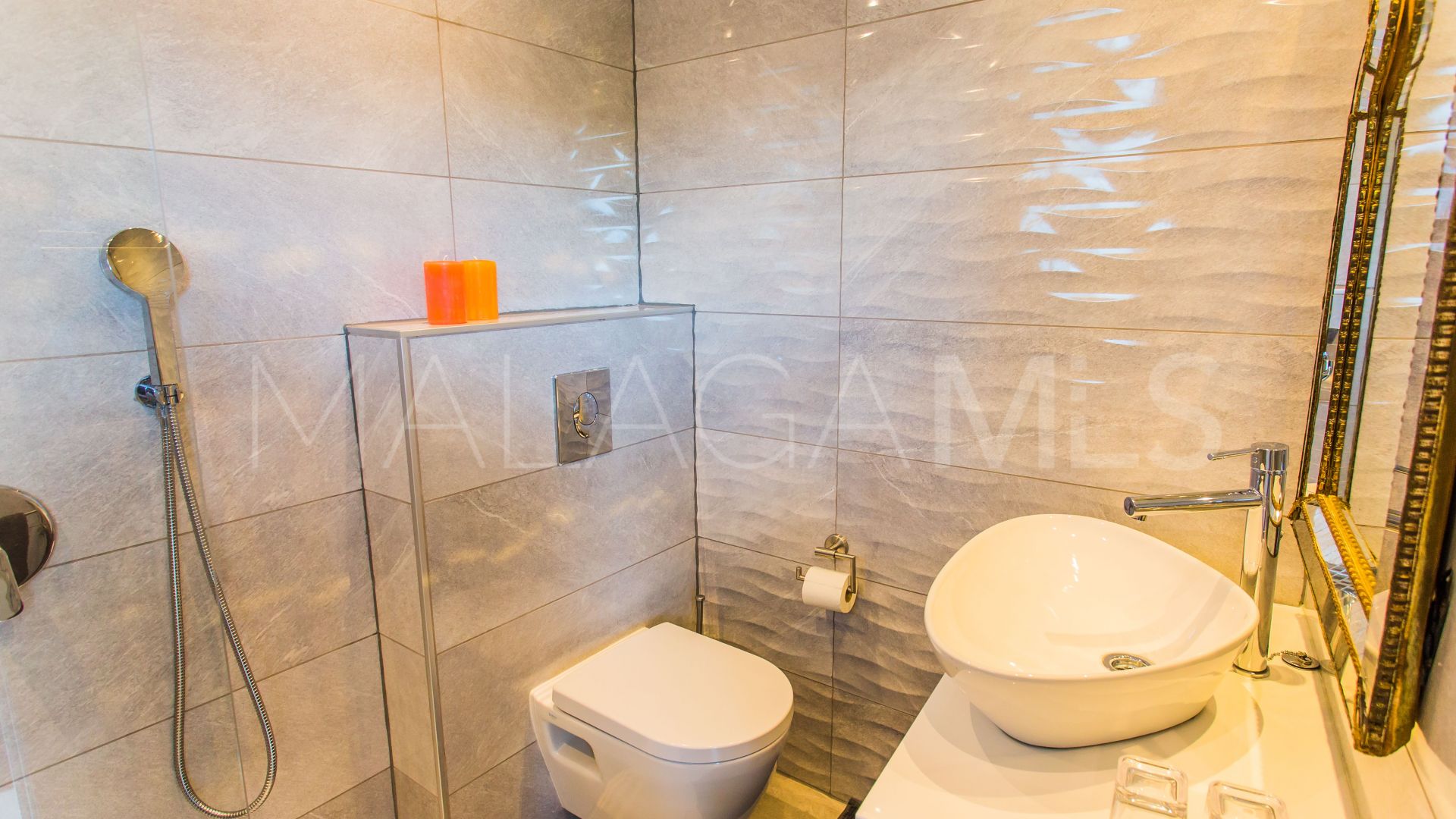 Studio for sale in Marbesa