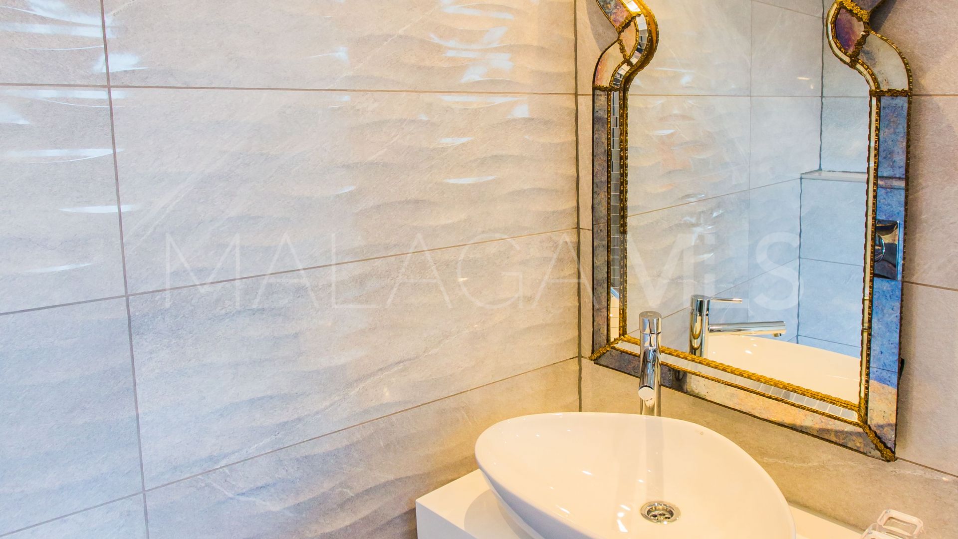 Studio for sale in Marbesa