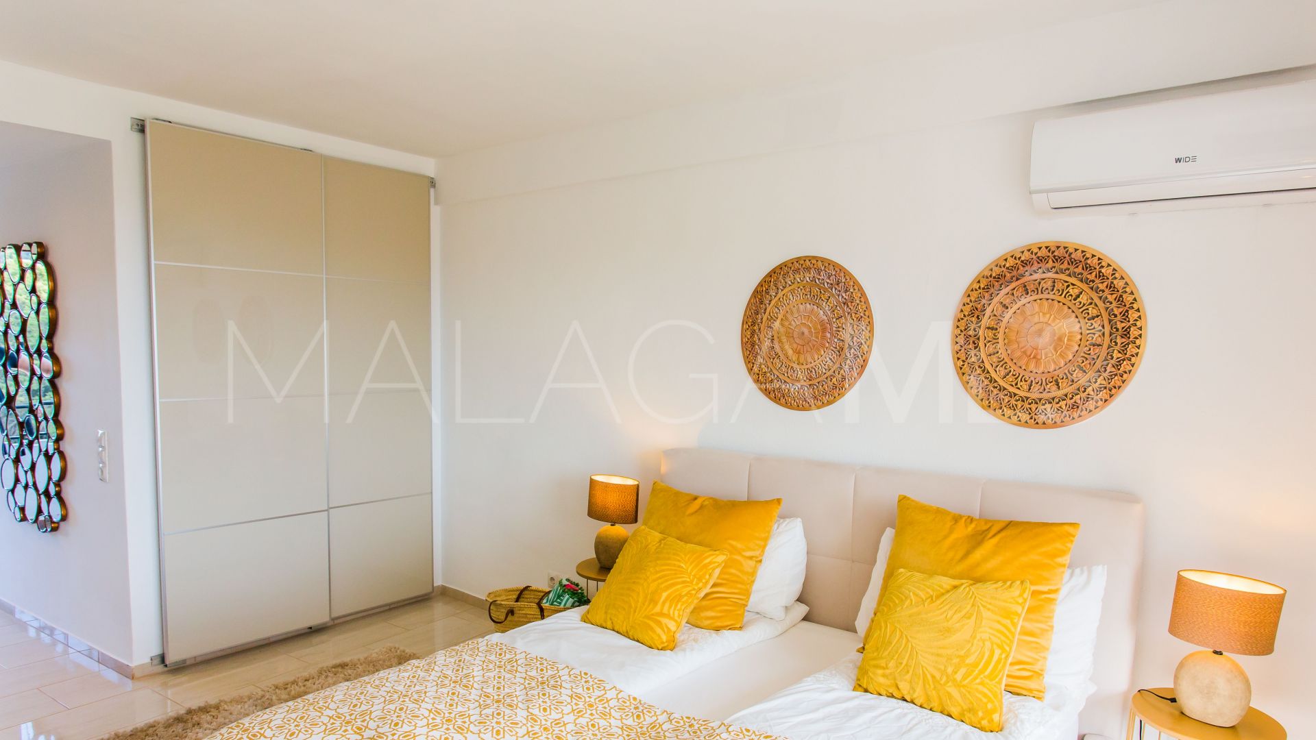 Studio for sale in Marbesa