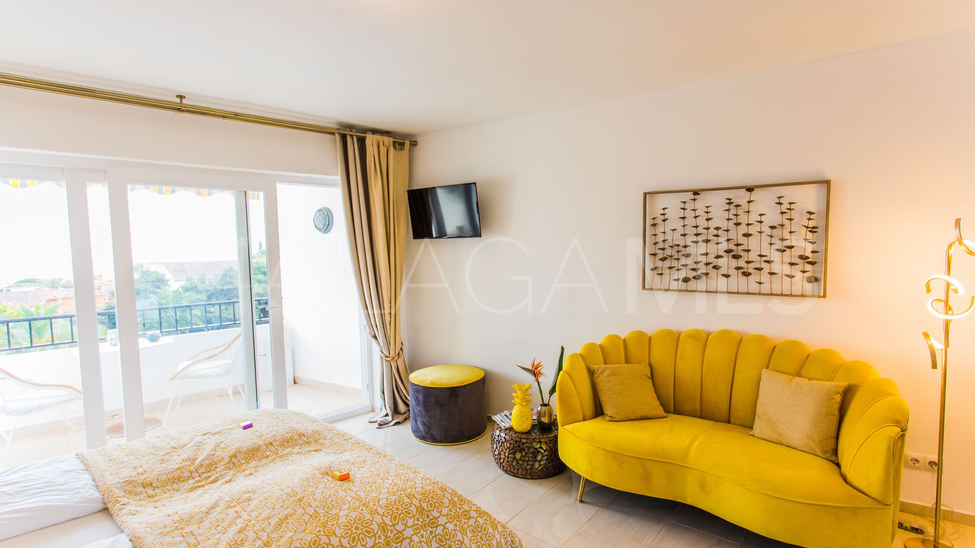 Studio for sale in Marbesa