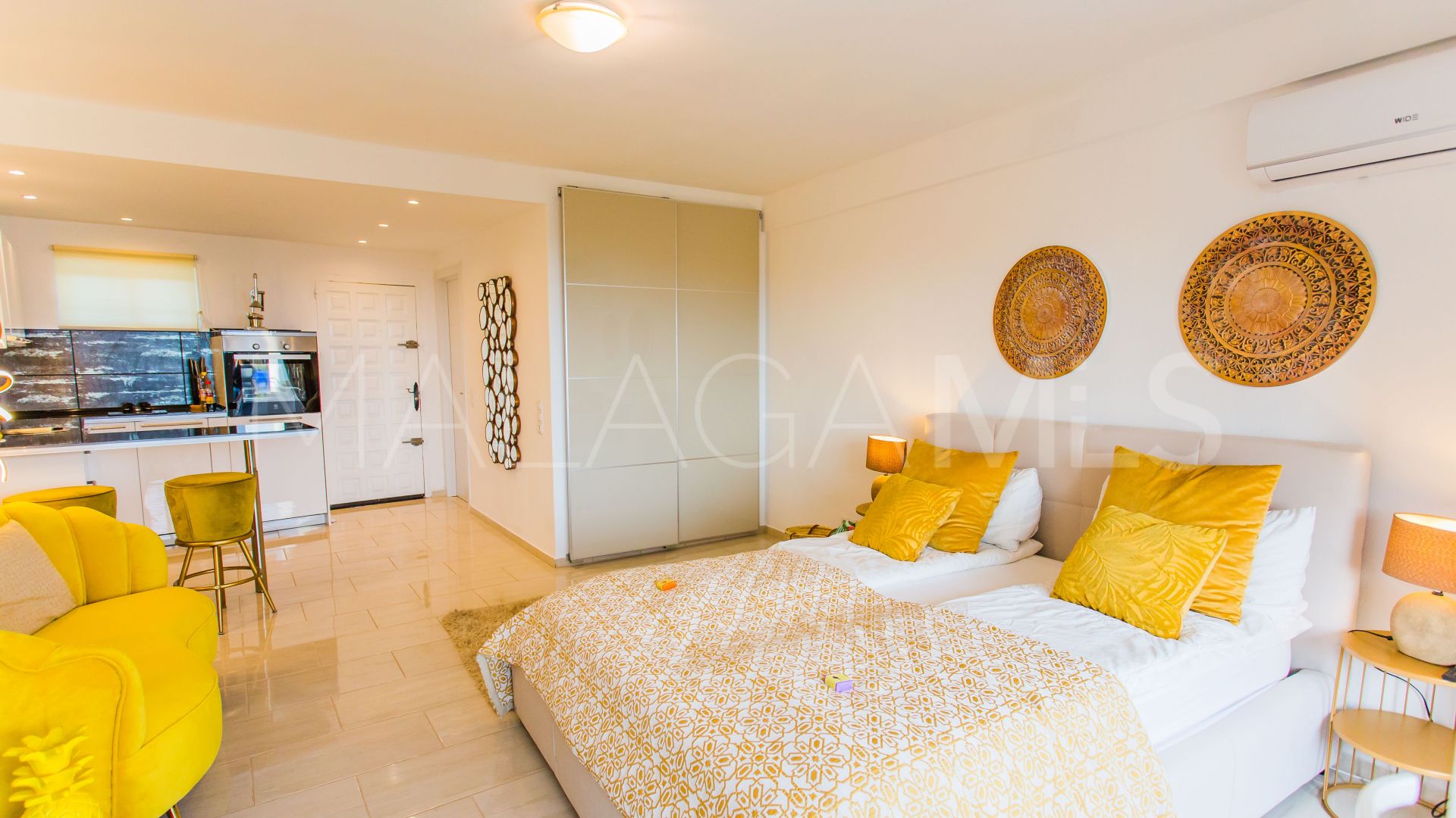 Studio for sale in Marbesa