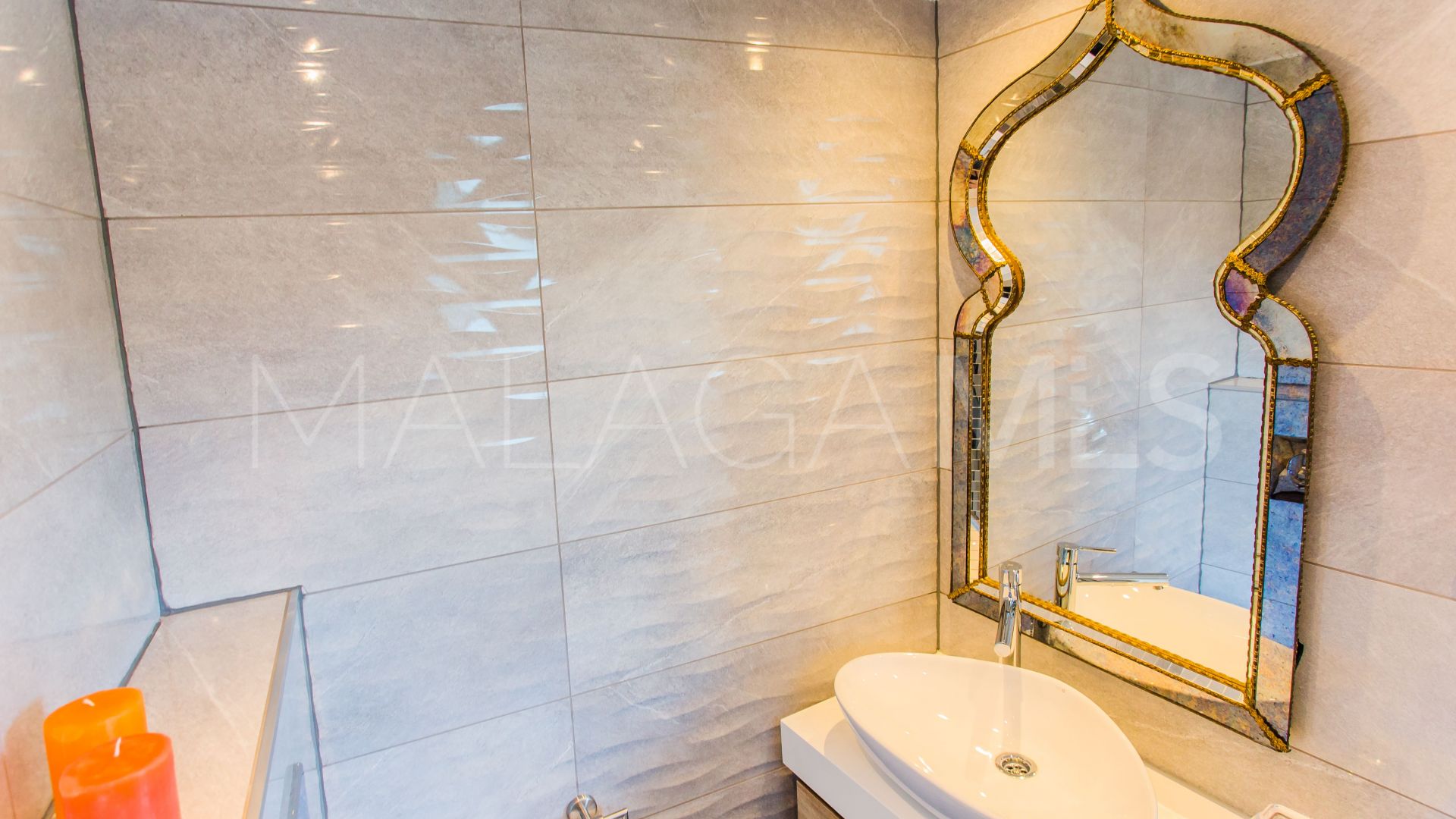 Studio for sale in Marbesa
