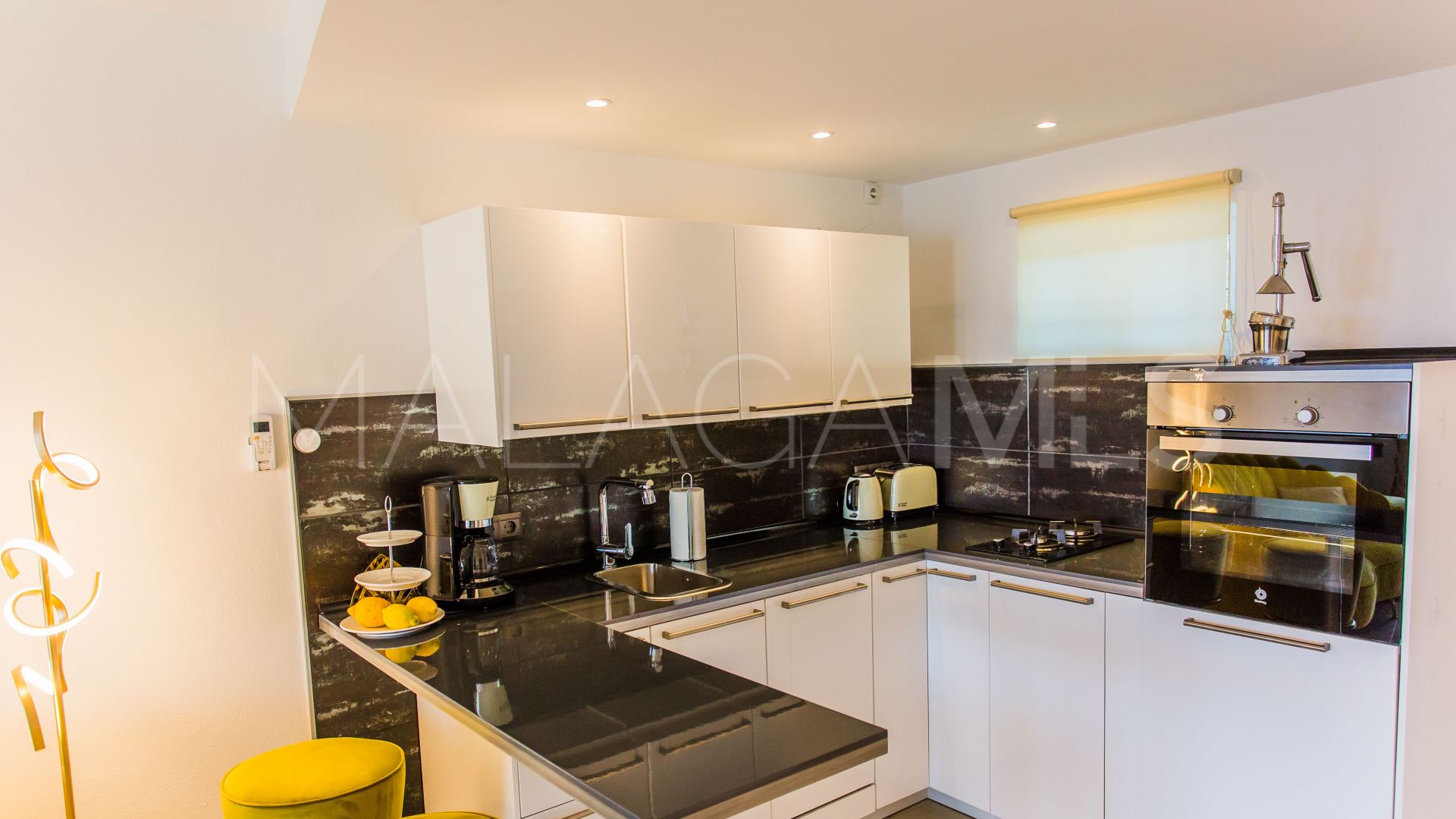 Studio for sale in Marbesa