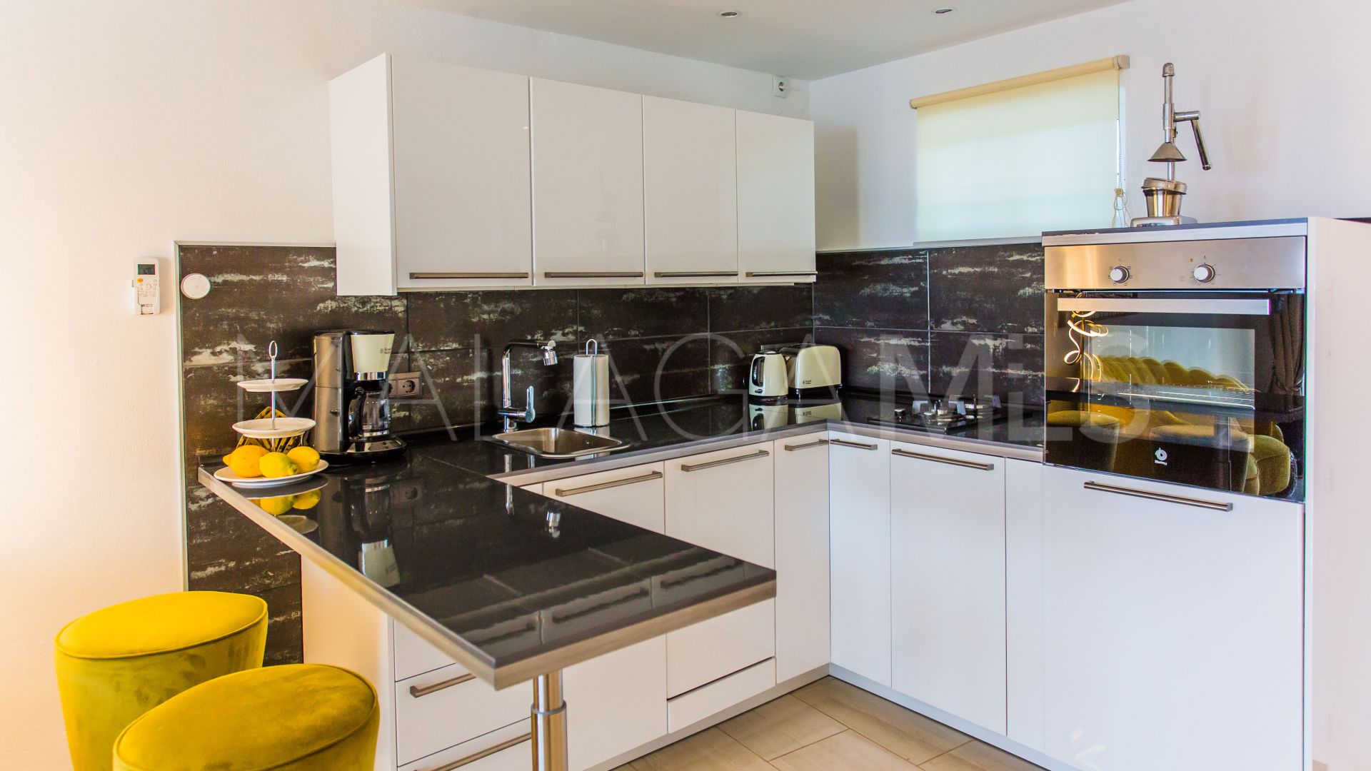 Studio for sale in Marbesa