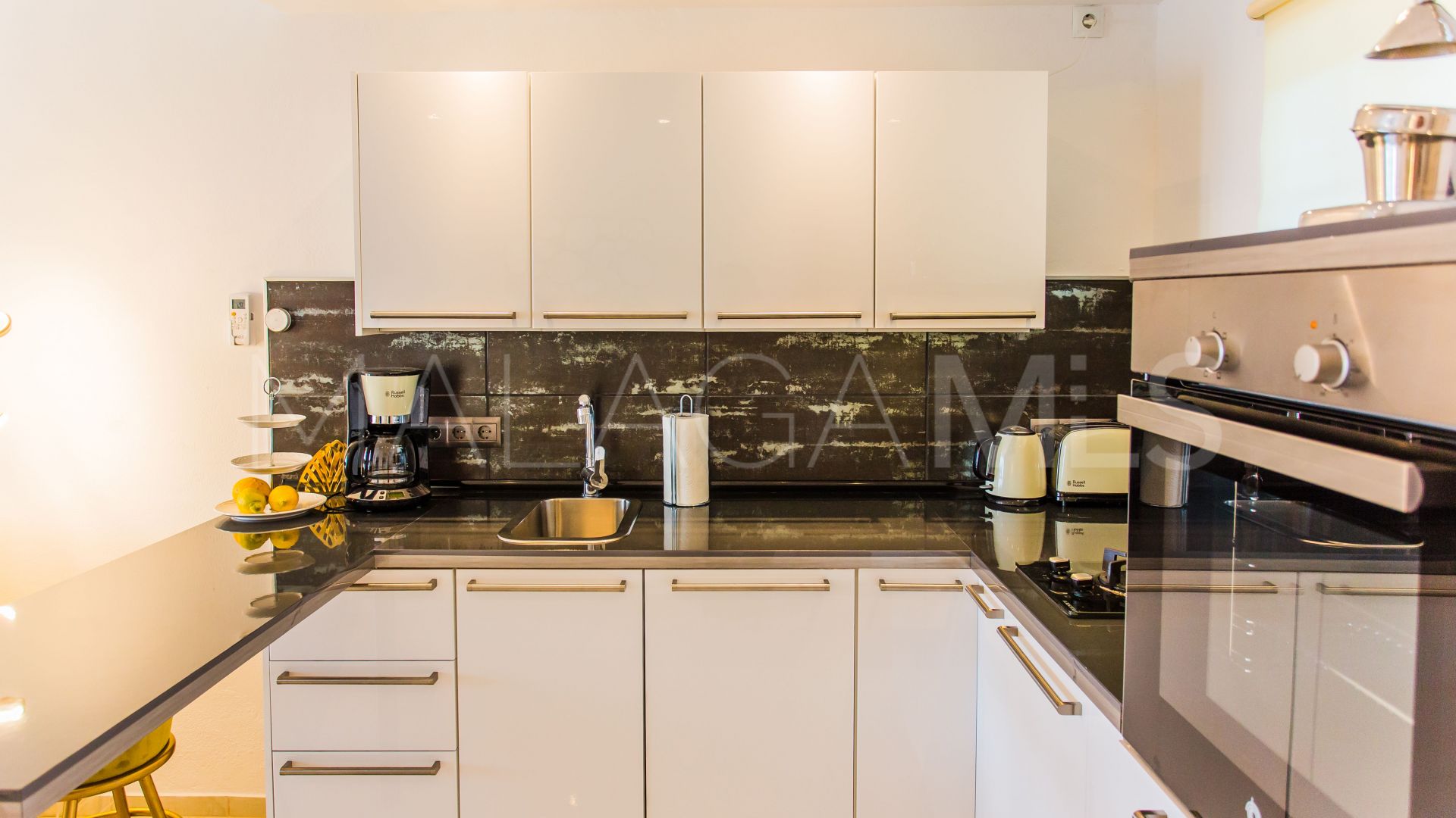 Studio for sale in Marbesa