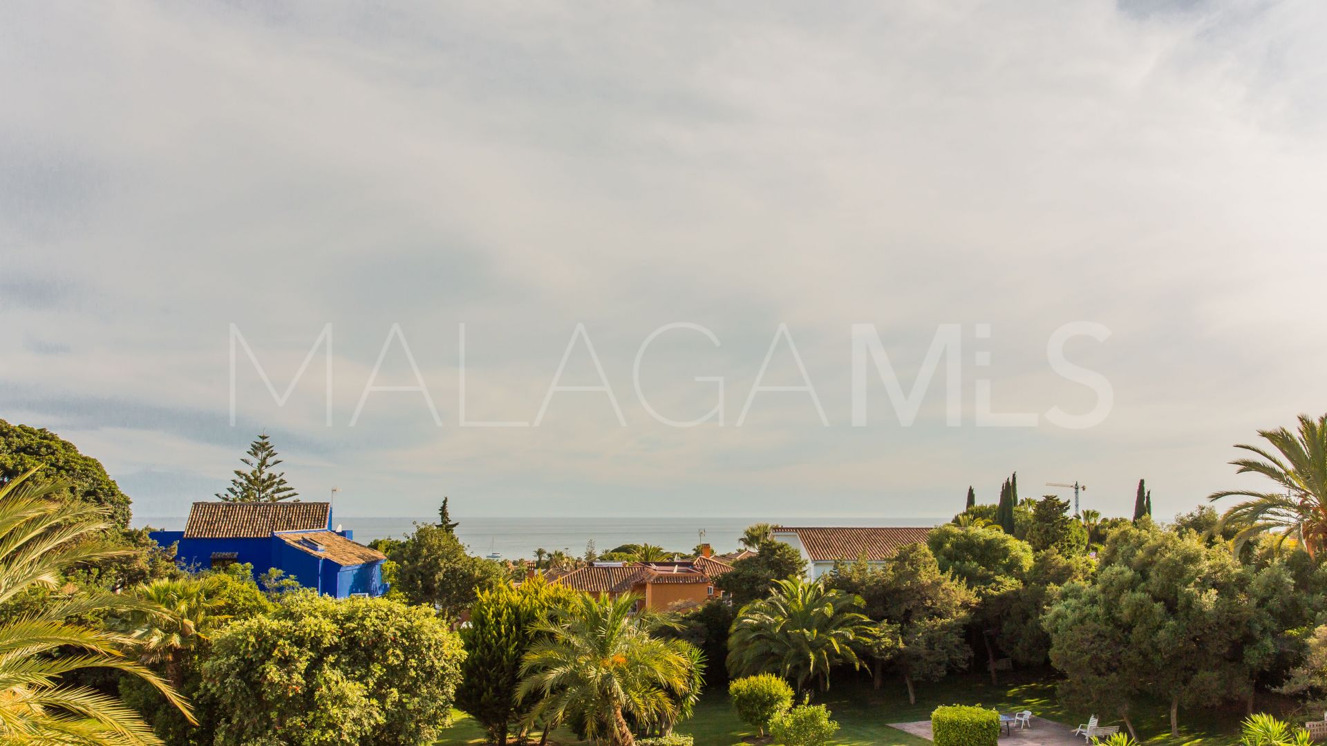 Studio for sale in Marbesa