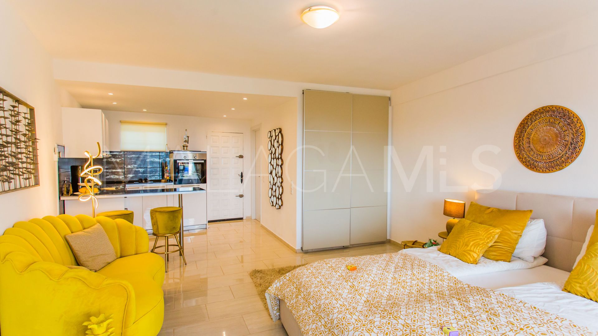 Studio for sale in Marbesa
