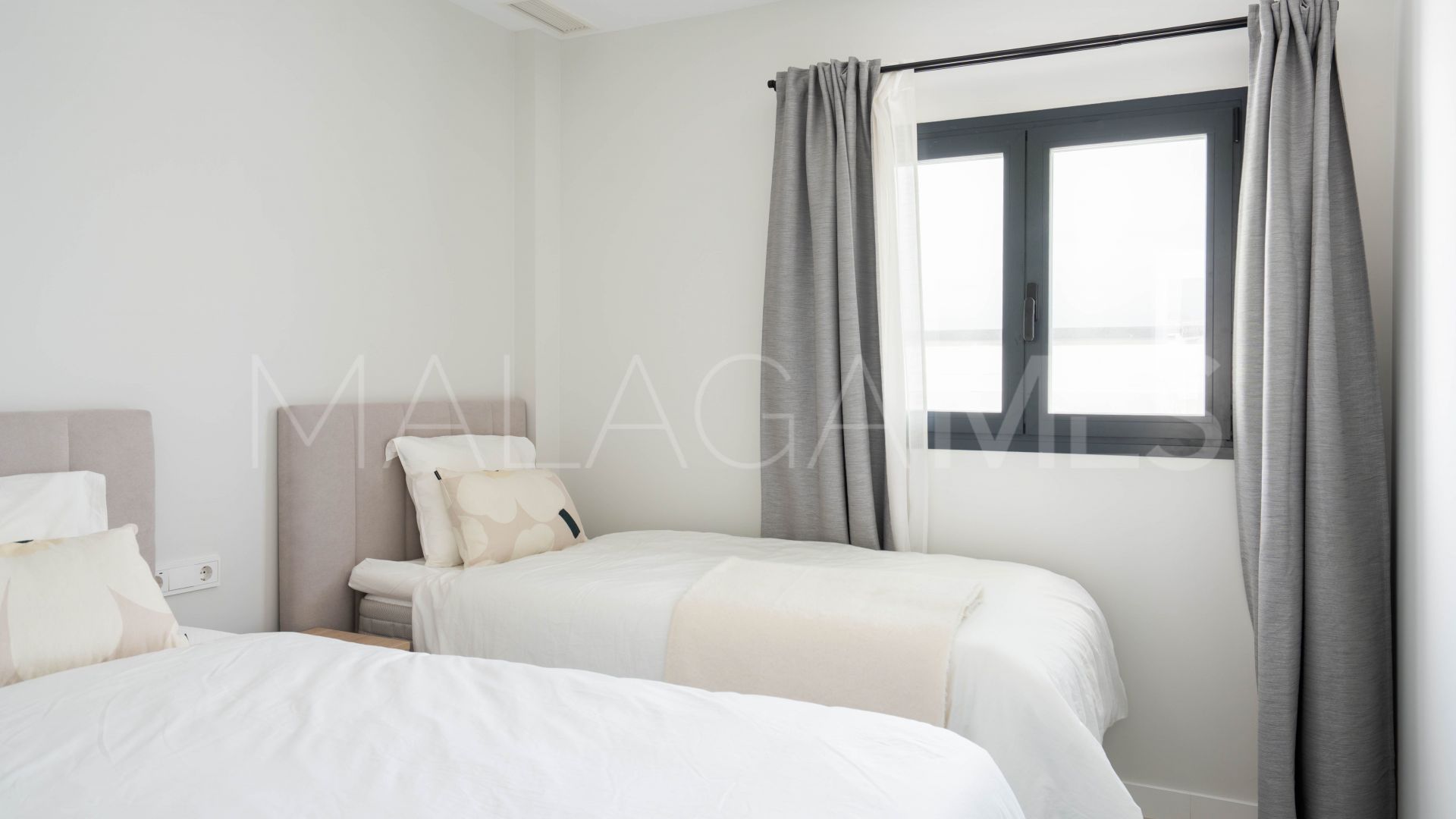 Appartement terrasse for sale in La Carihuela