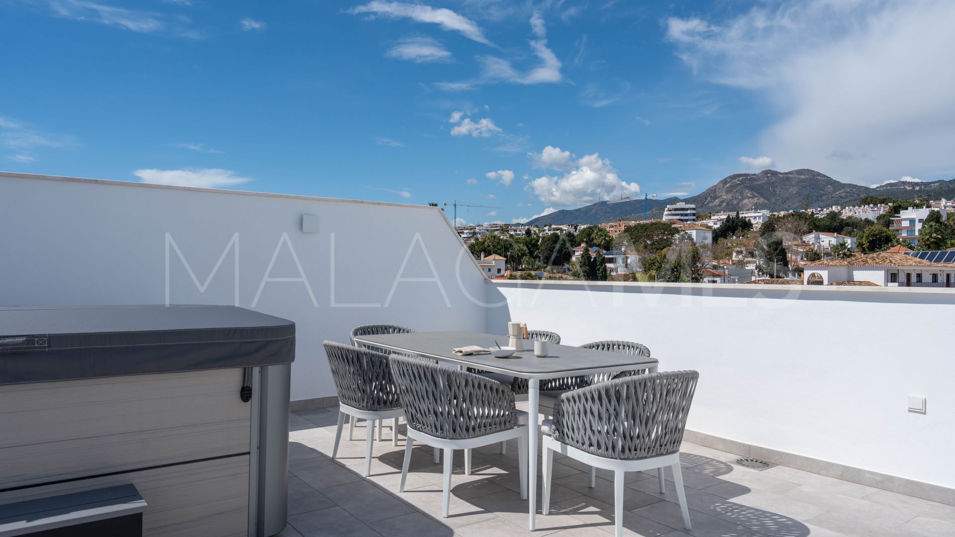 Appartement terrasse for sale in La Carihuela