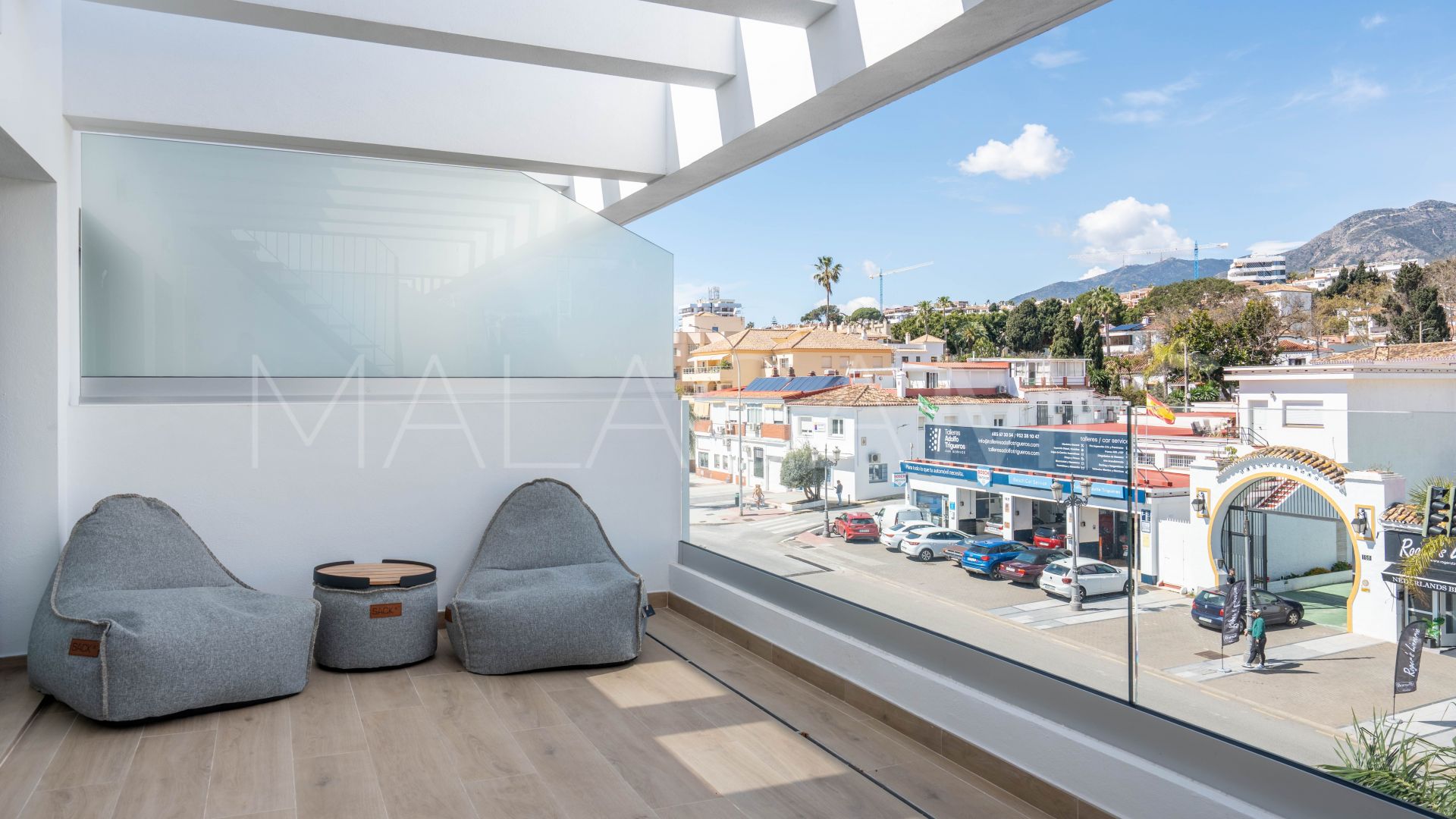 Appartement terrasse for sale in La Carihuela