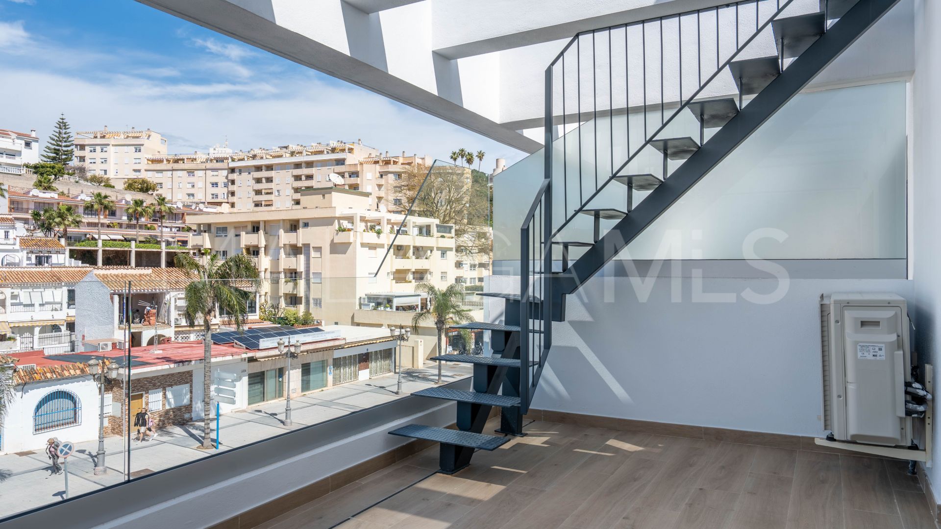 Appartement terrasse for sale in La Carihuela