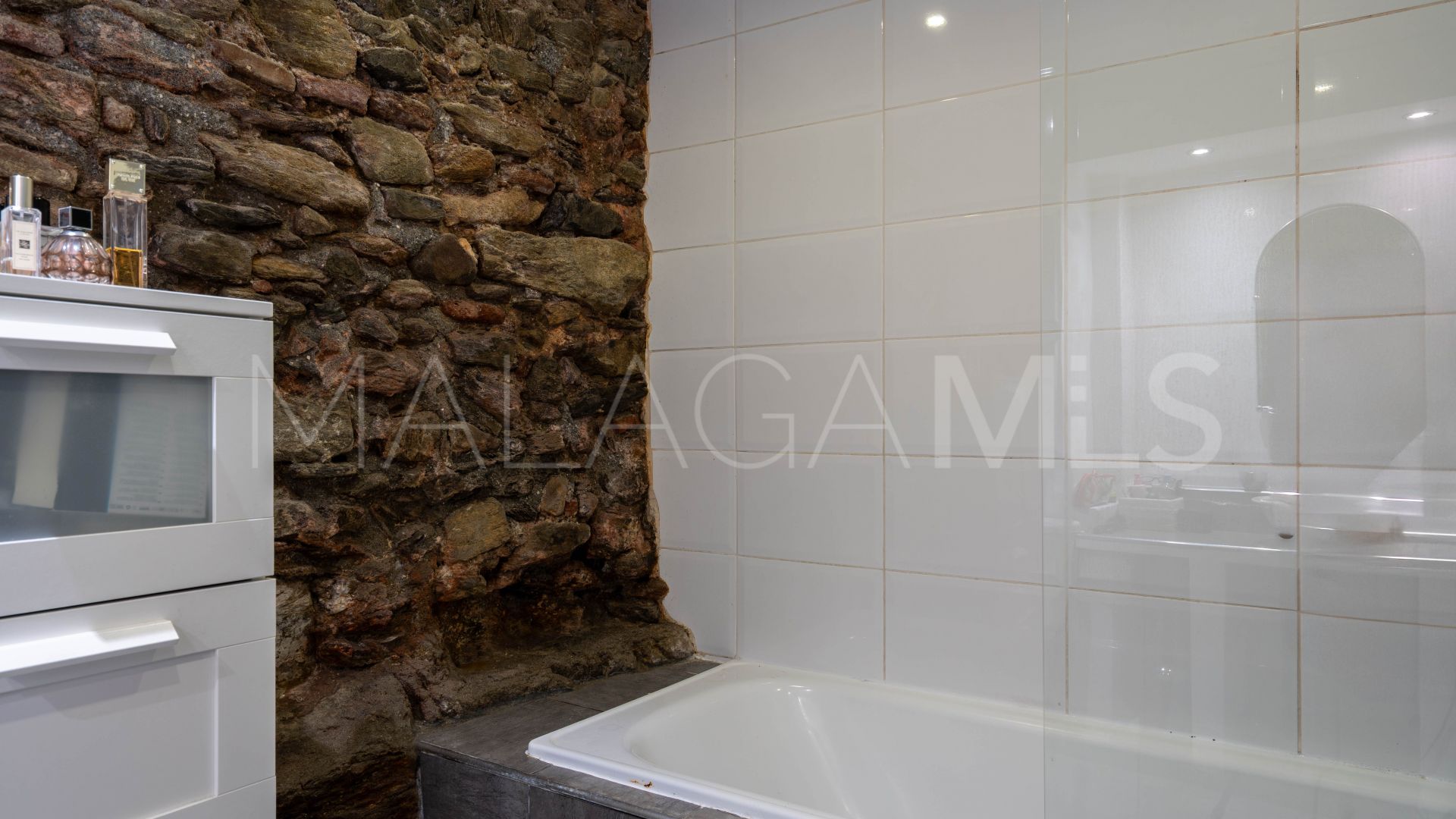 Hotel for sale in Torrox