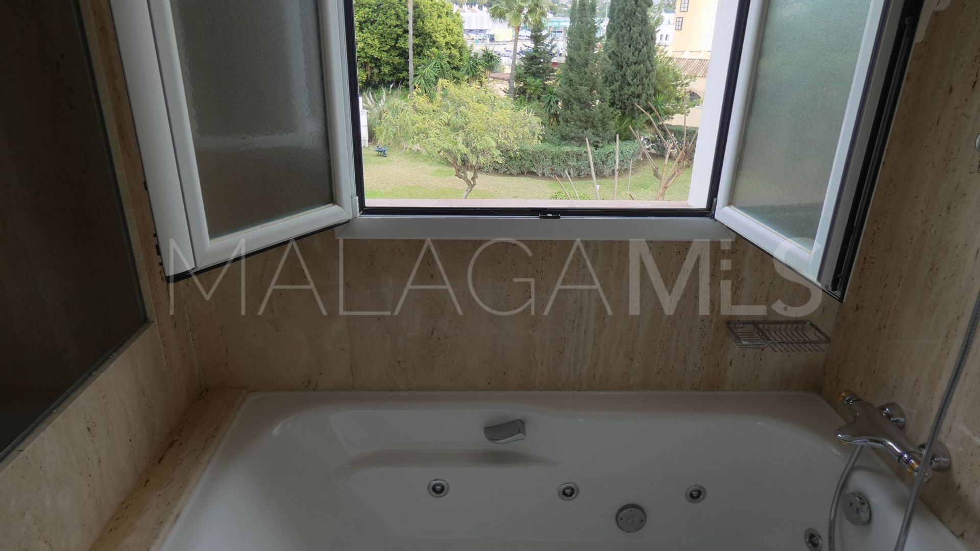 Hus i byn for sale in Costalita