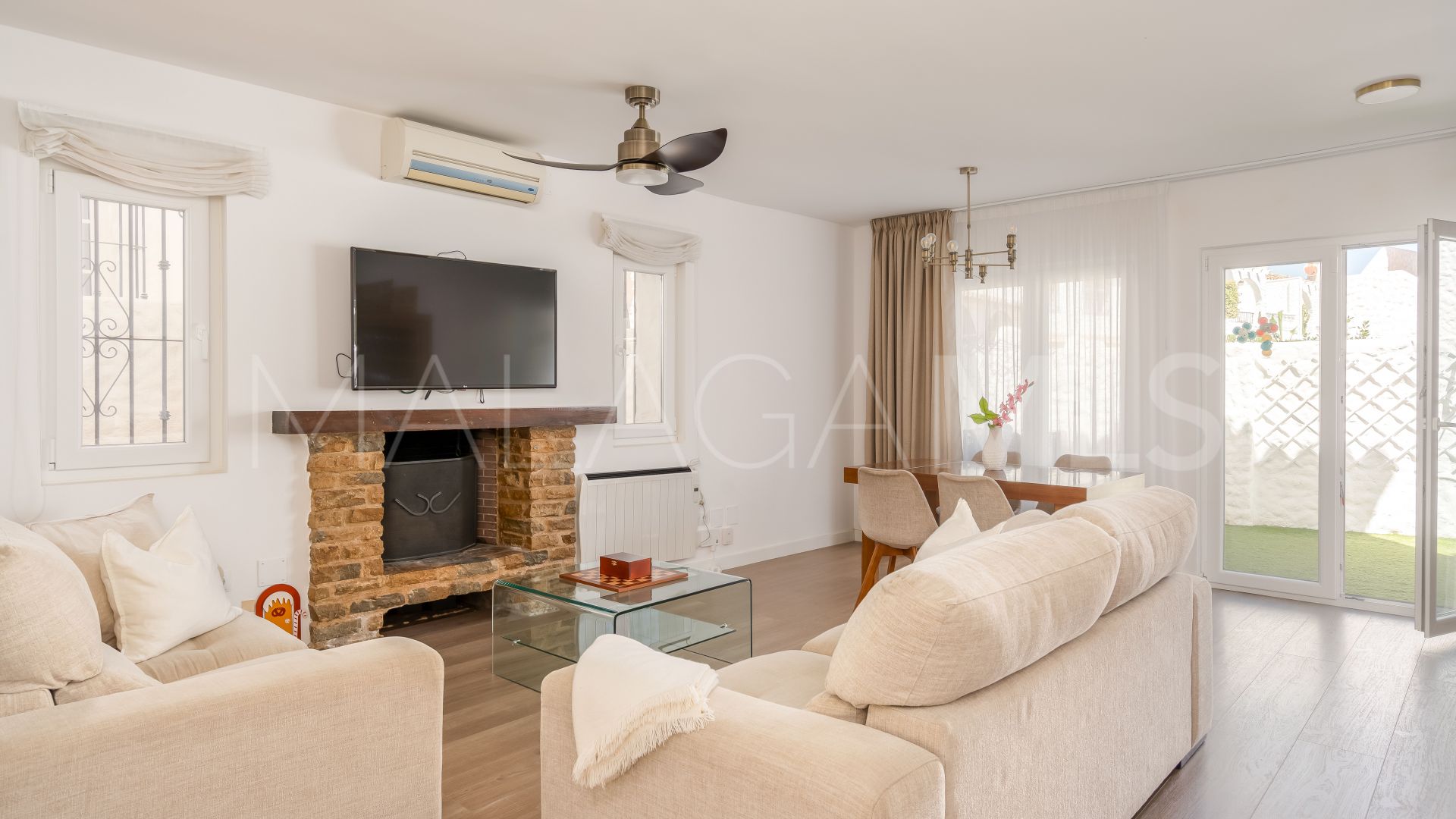2 bedrooms town house in Benalmadena Pueblo for sale