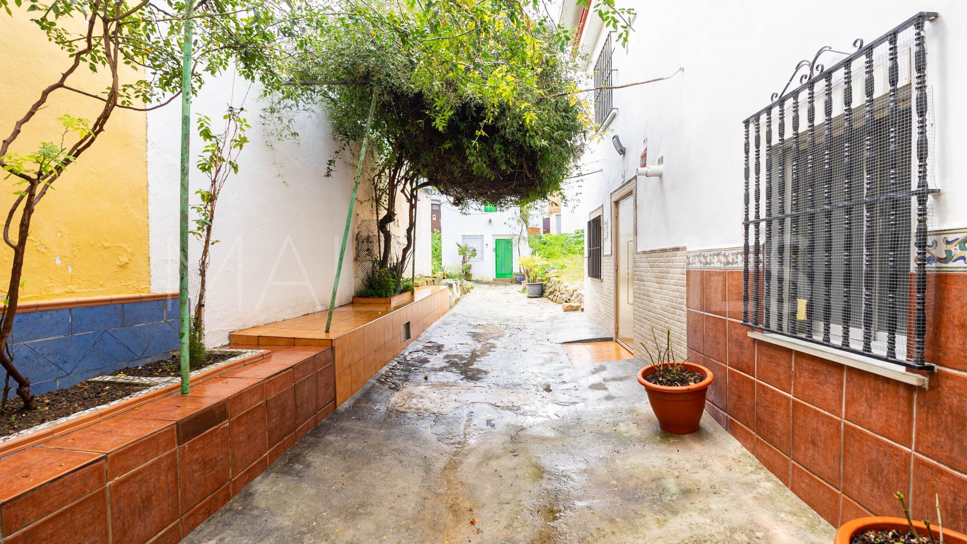 Parhus for sale in Alh. Grande Centro