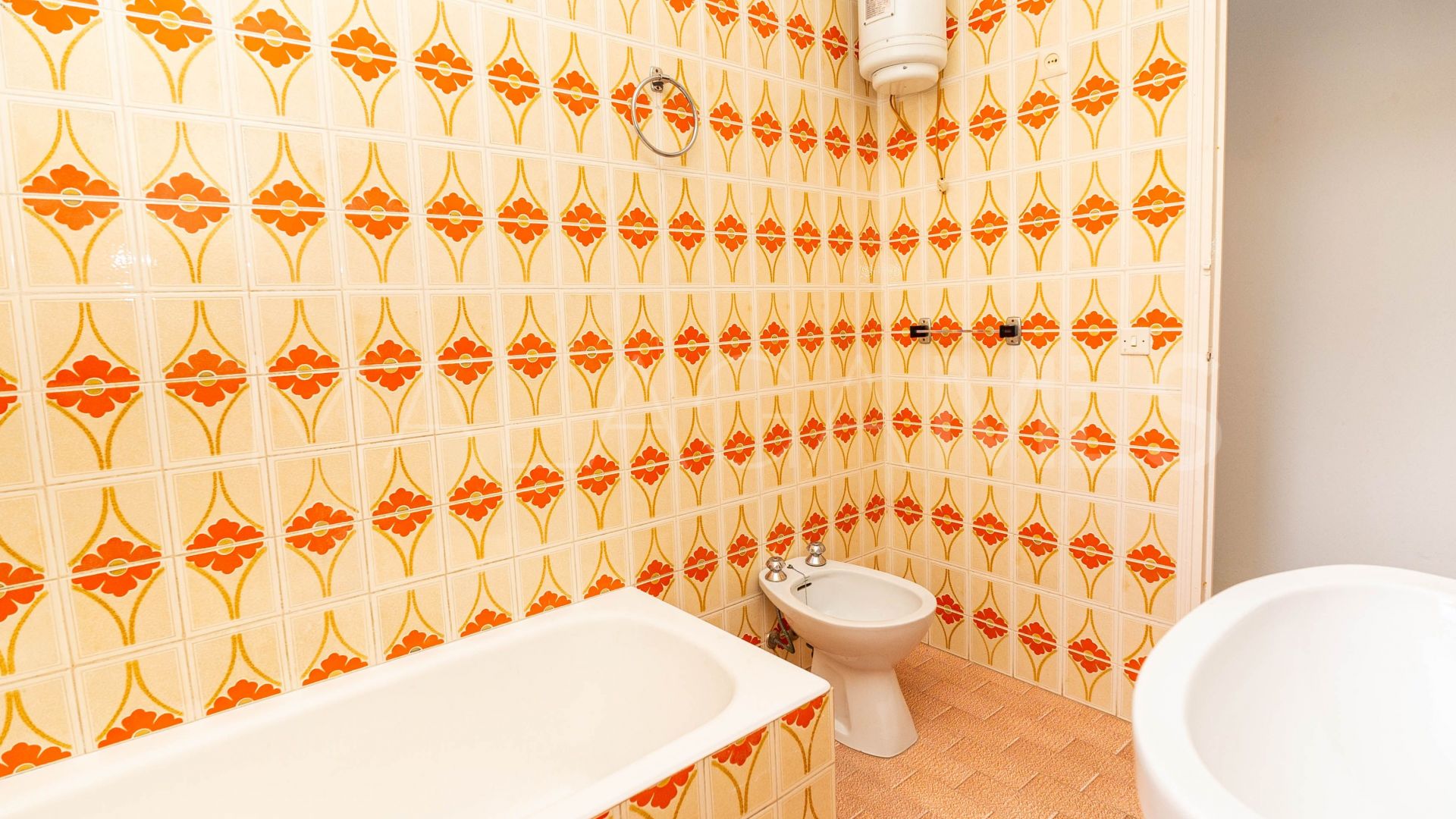 Parhus for sale in Alh. Grande Centro