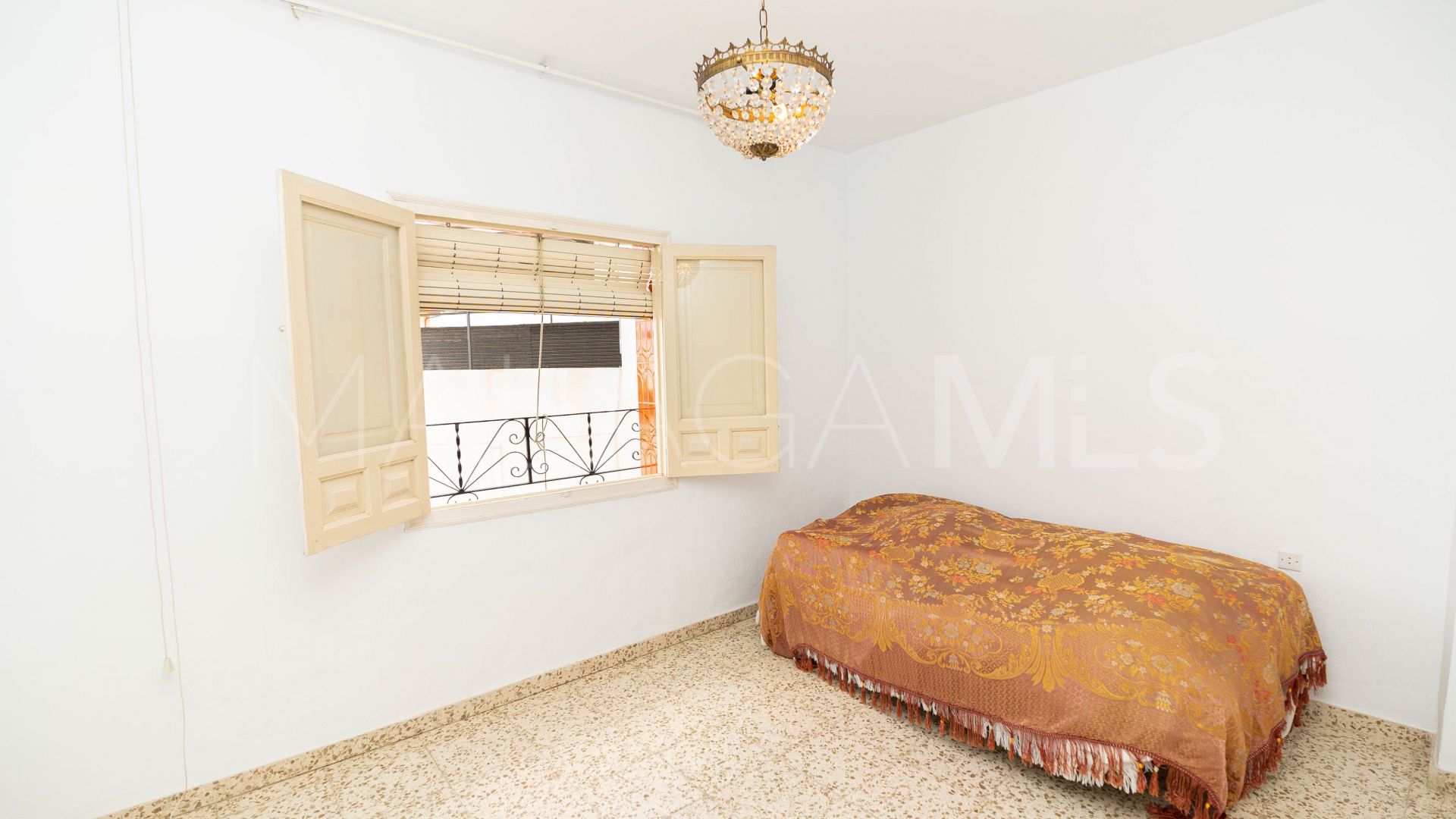 Parhus for sale in Alh. Grande Centro