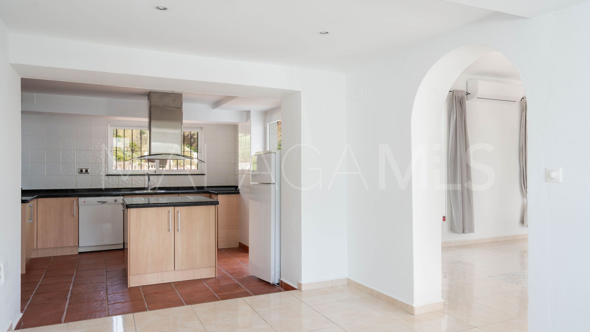 Villa for sale in Mijas