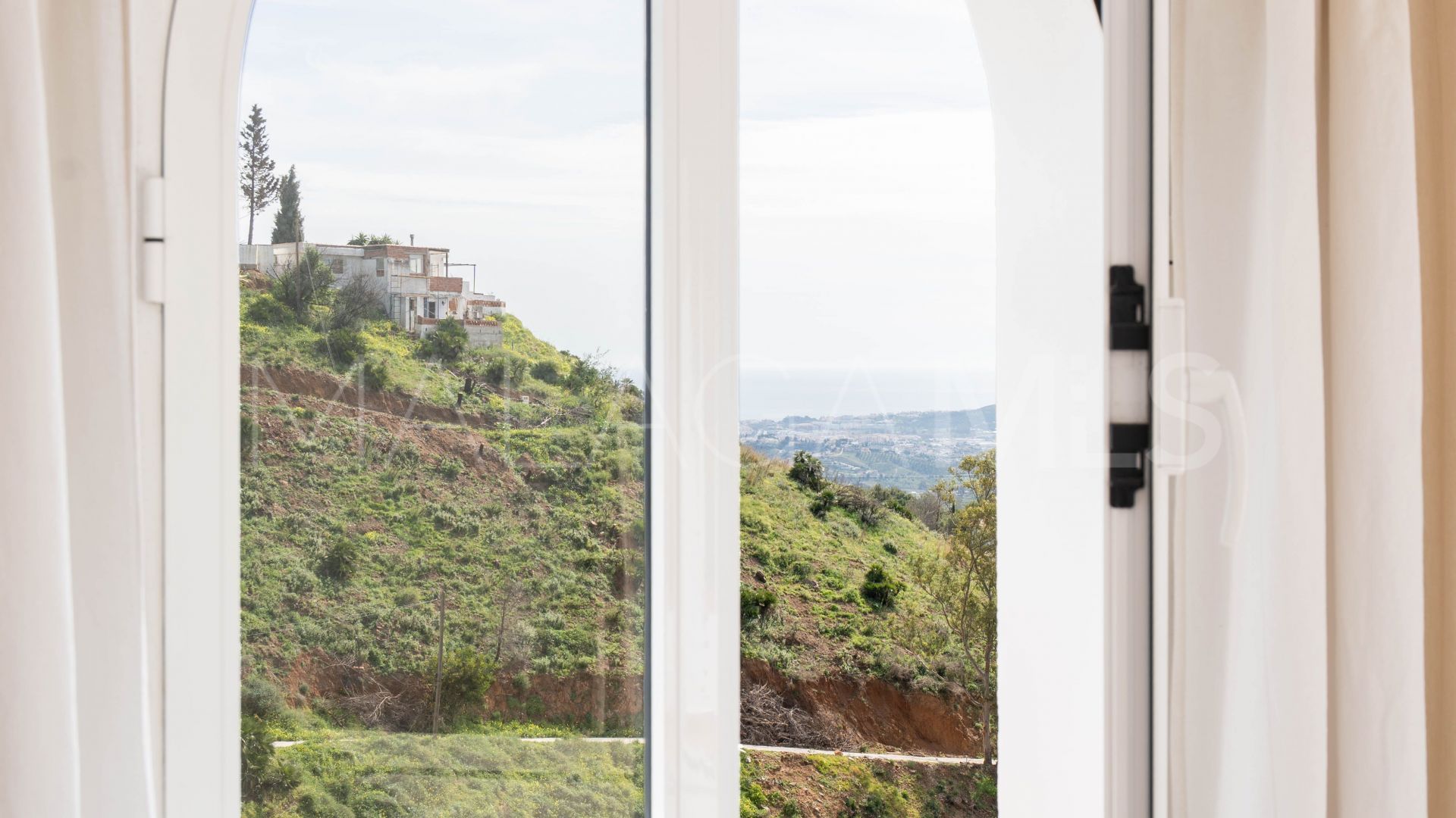 Villa for sale in Mijas