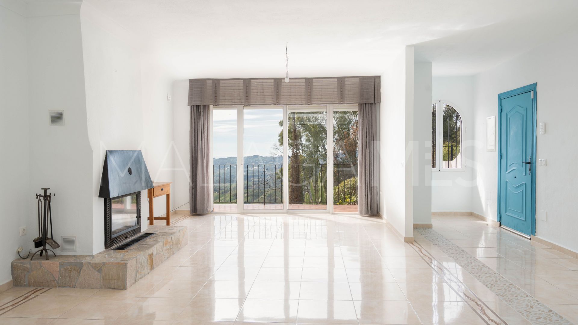 Villa for sale in Mijas
