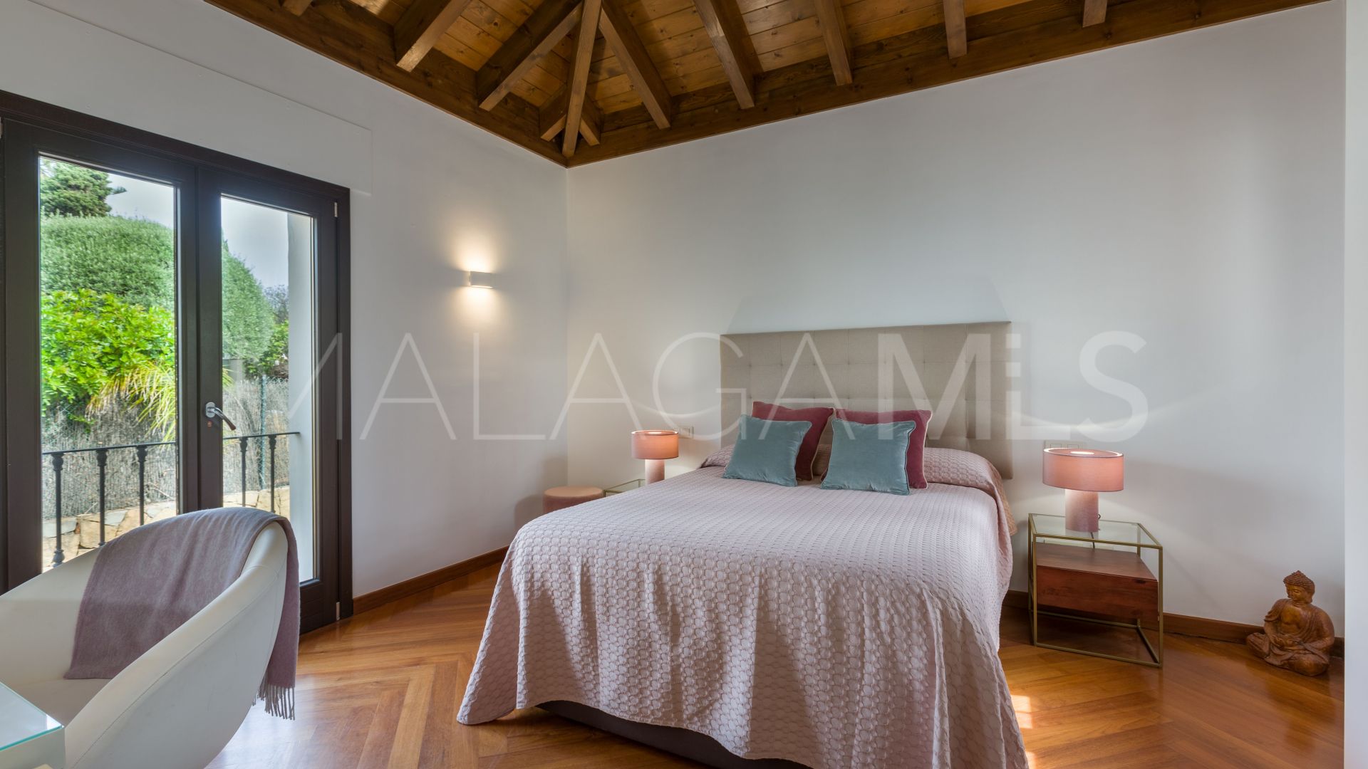 6 bedrooms villa for sale in Casasola