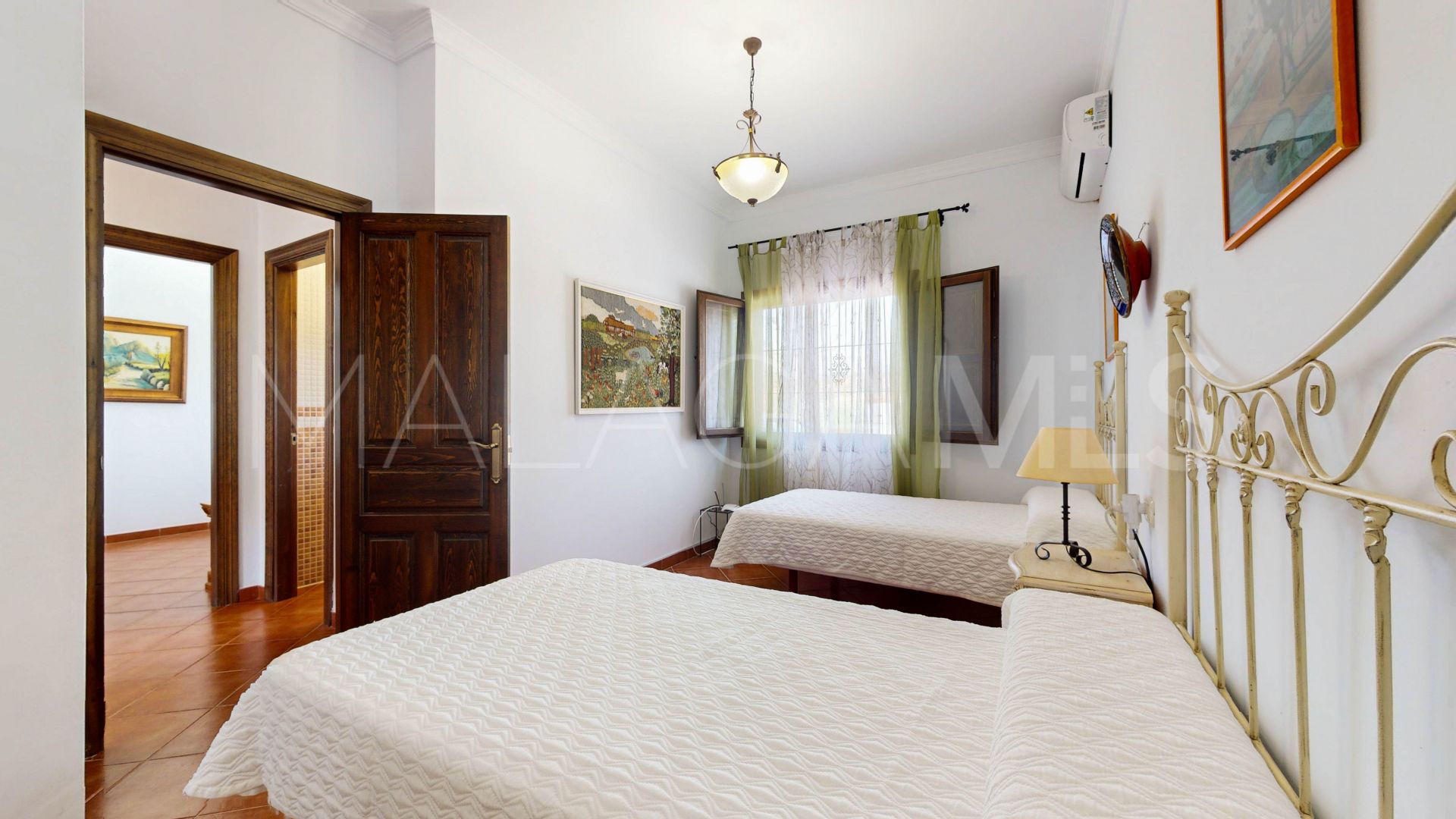 Se vende casa in Malaga with 4 bedrooms