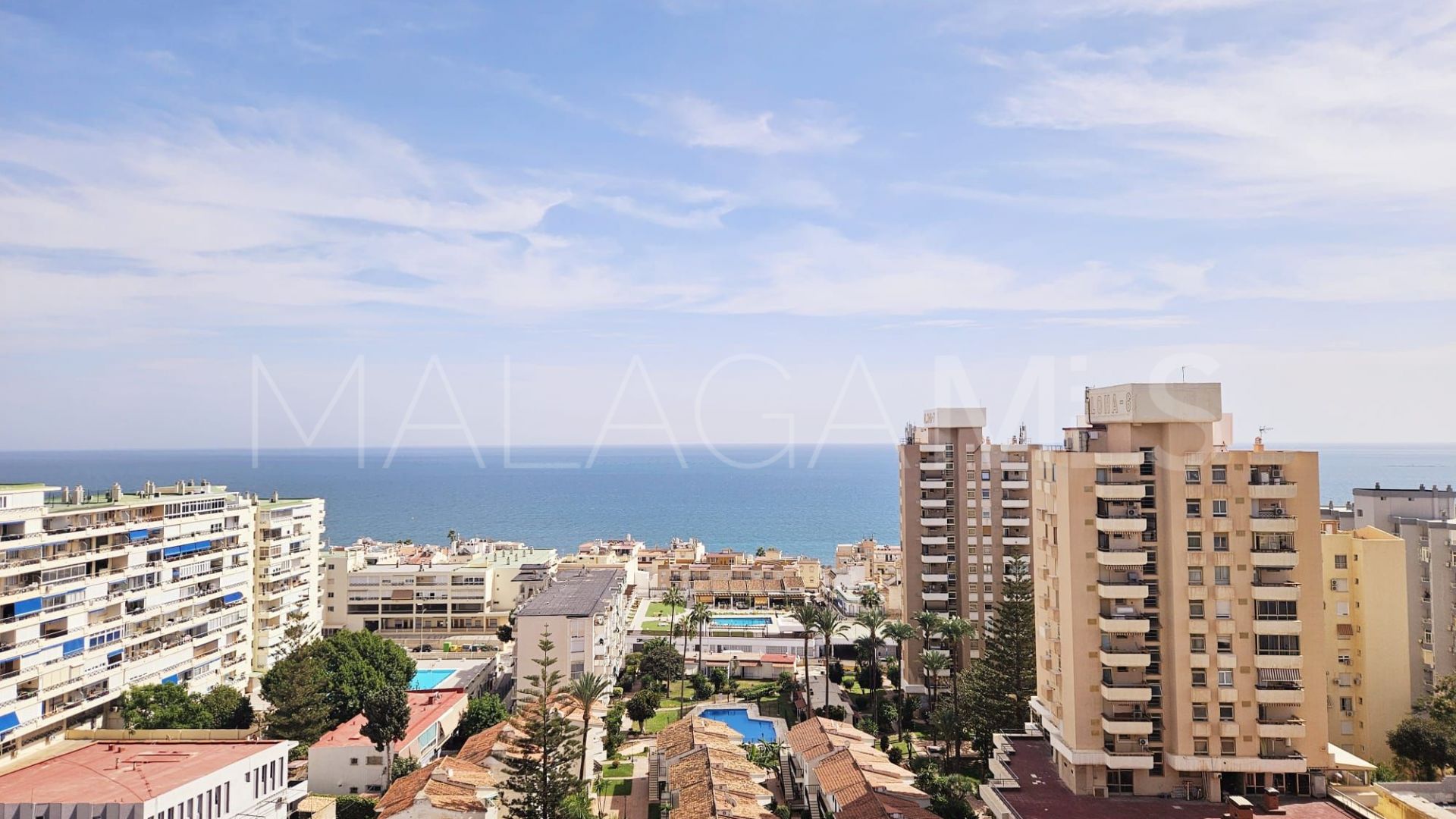 Apartamento for sale in Torremolinos with 4 bedrooms