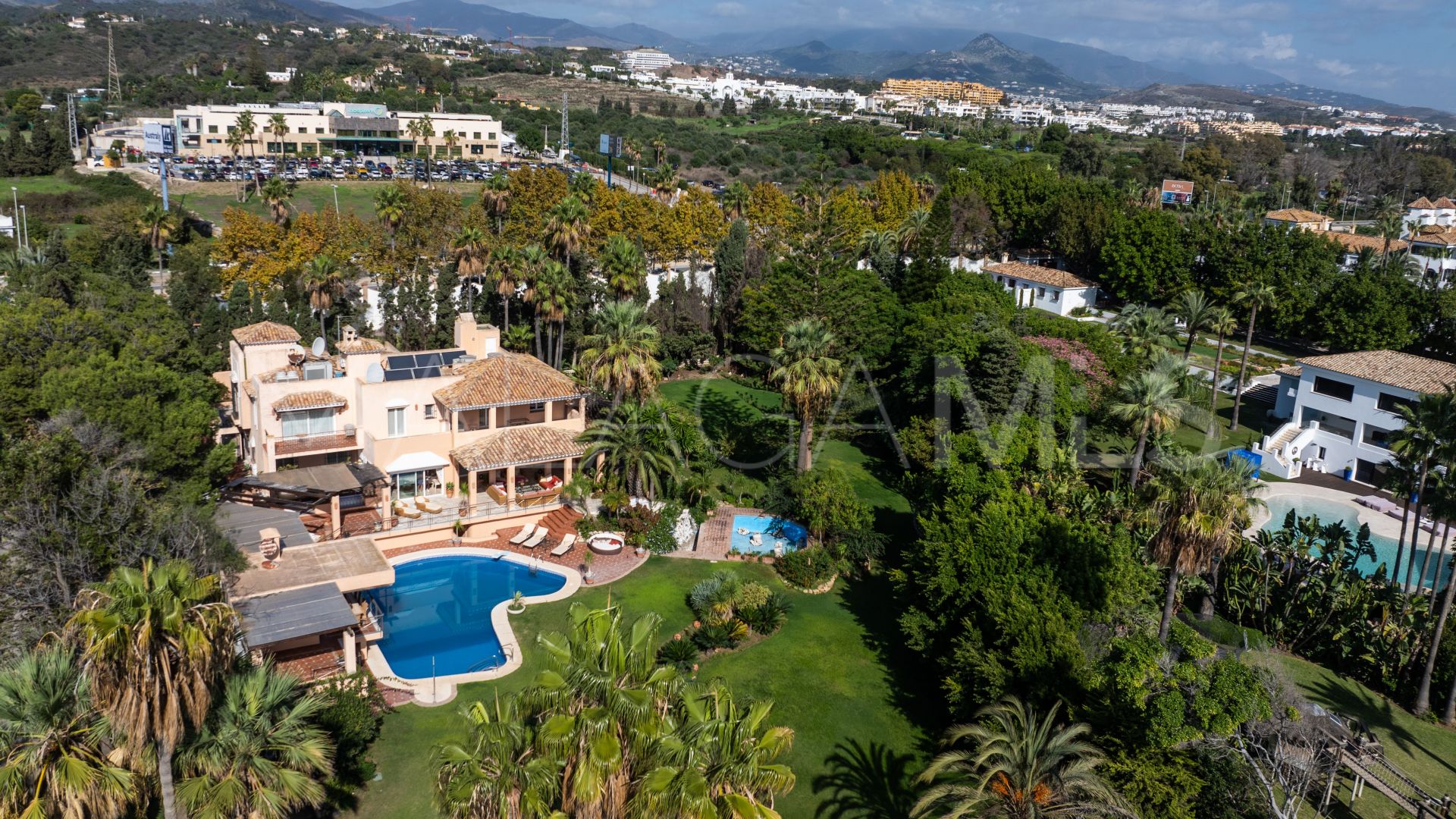 Villa for sale in Estepona Öst