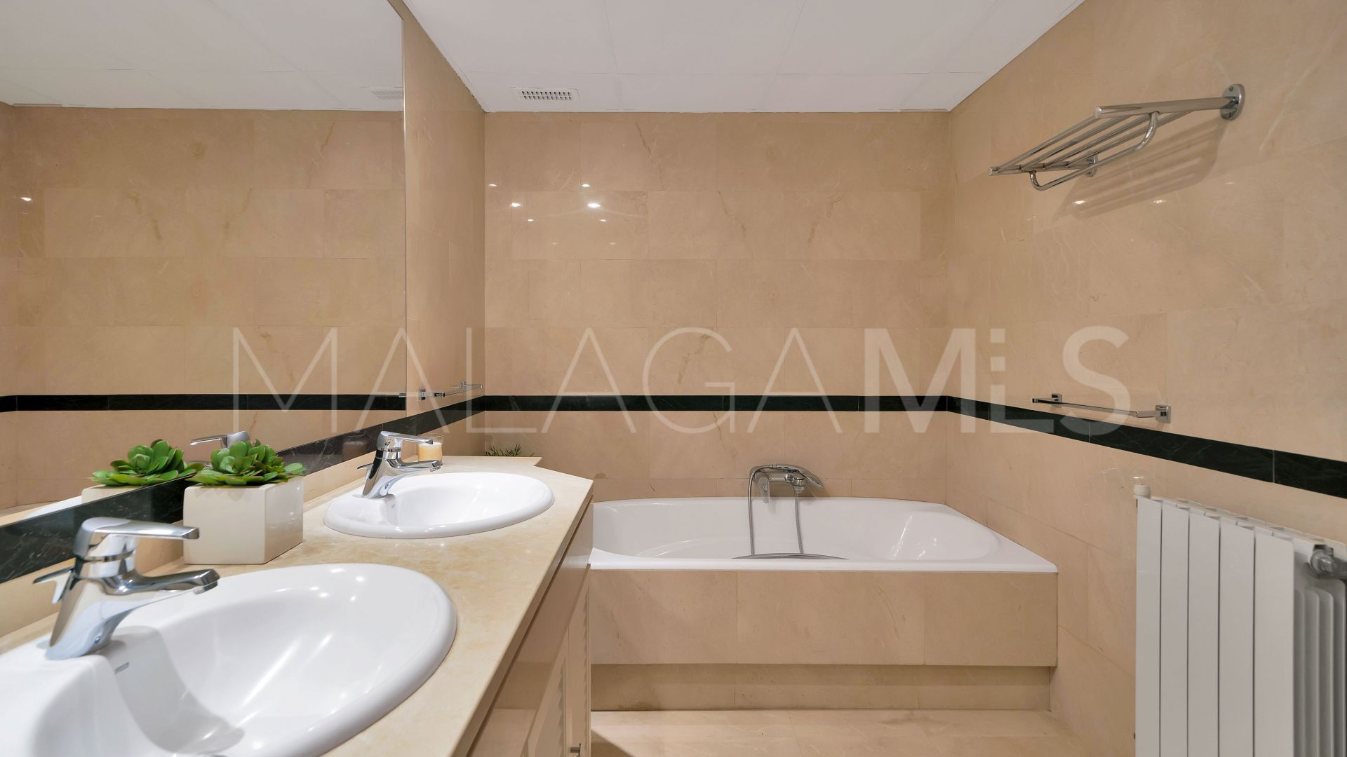 For sale ground floor apartment in Nagüeles