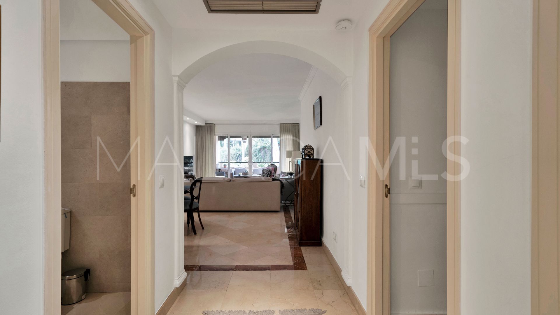 For sale ground floor apartment in Nagüeles