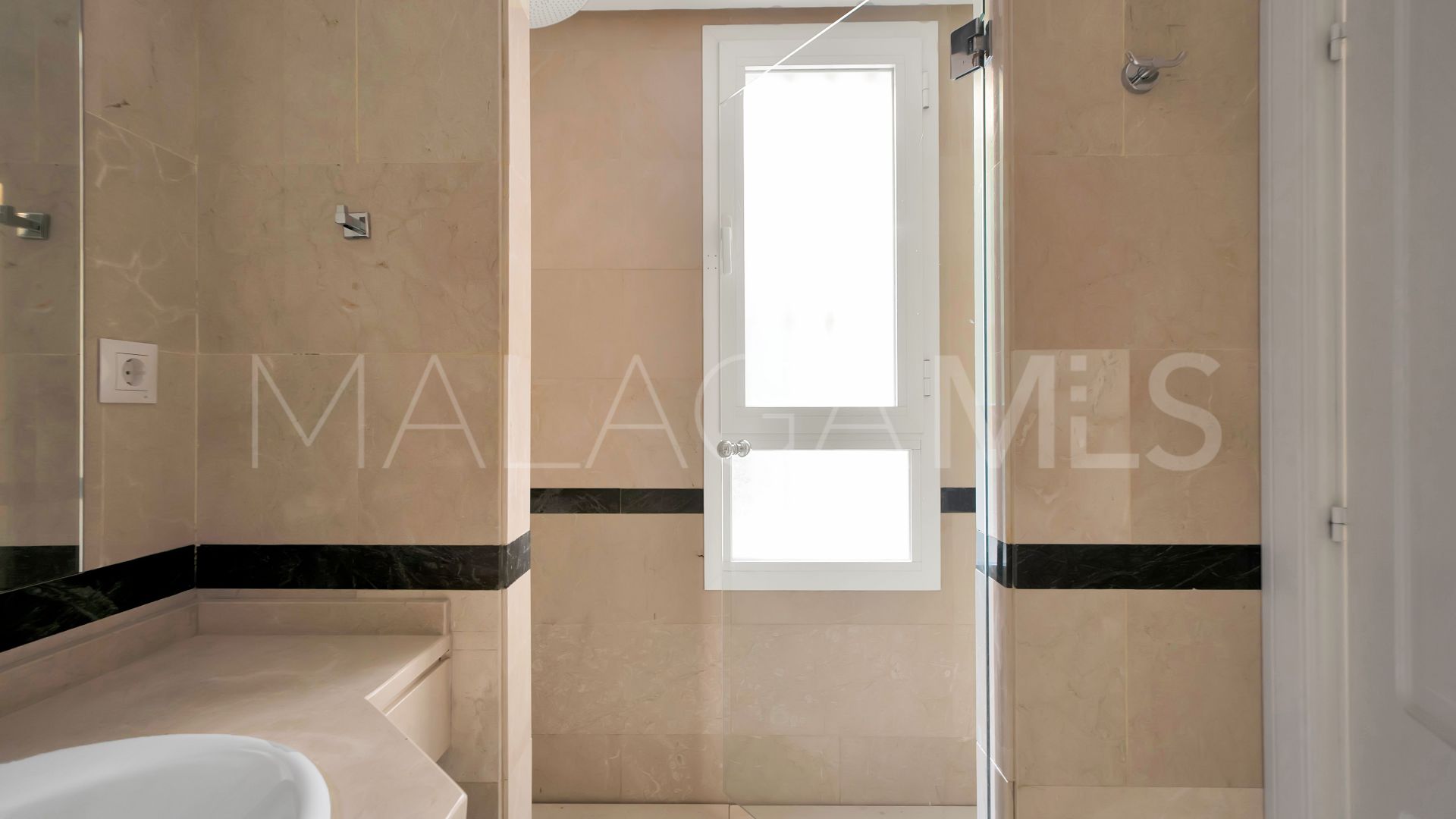 For sale ground floor apartment in Nagüeles