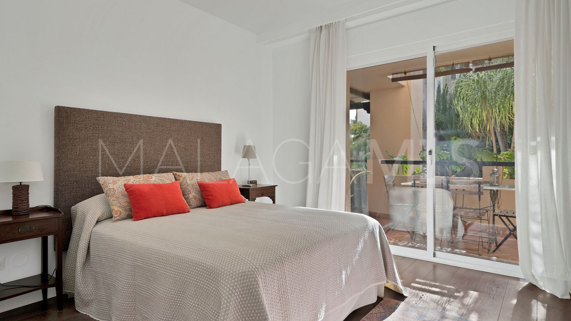 For sale ground floor apartment in Nagüeles