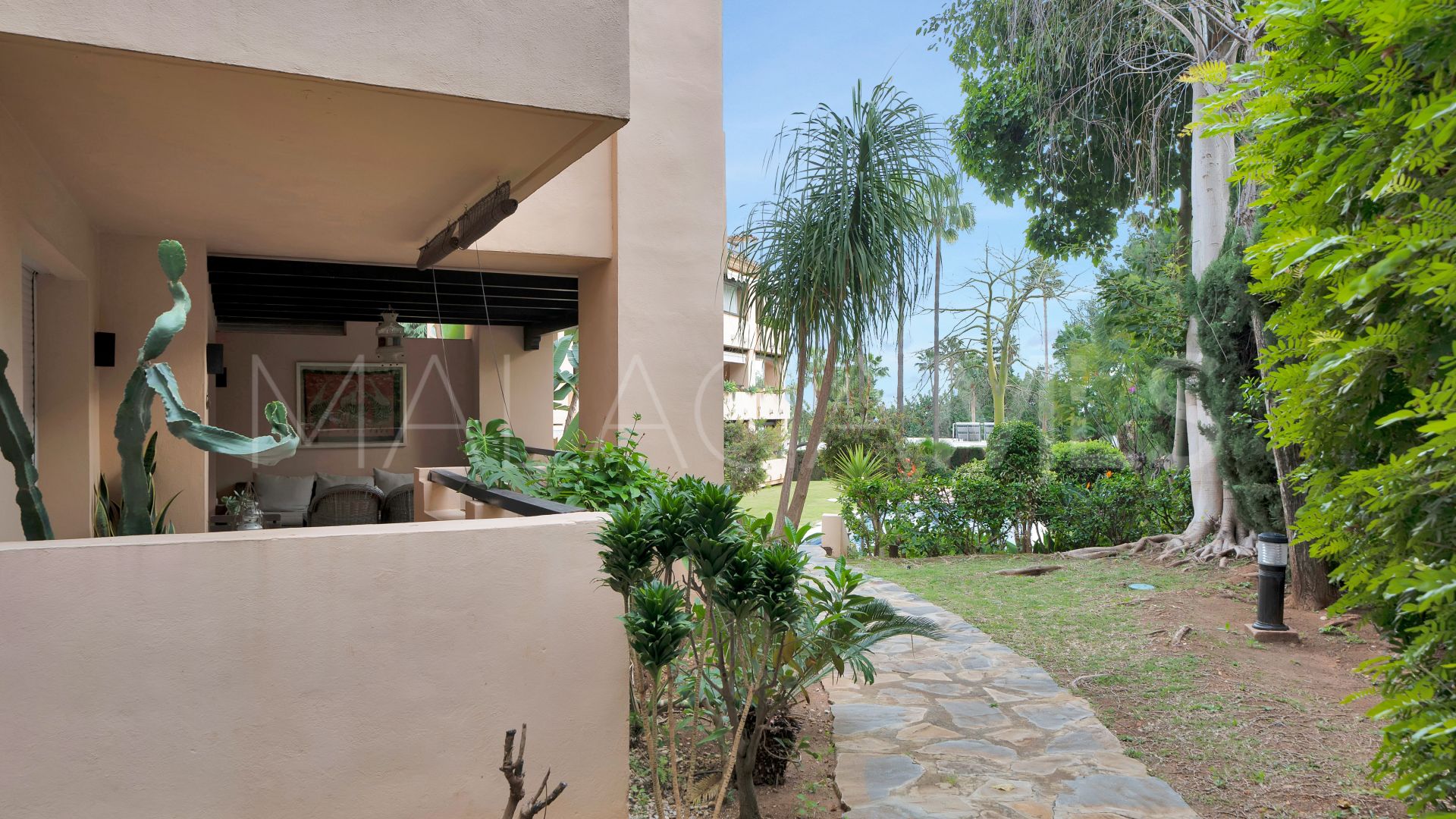 For sale ground floor apartment in Nagüeles