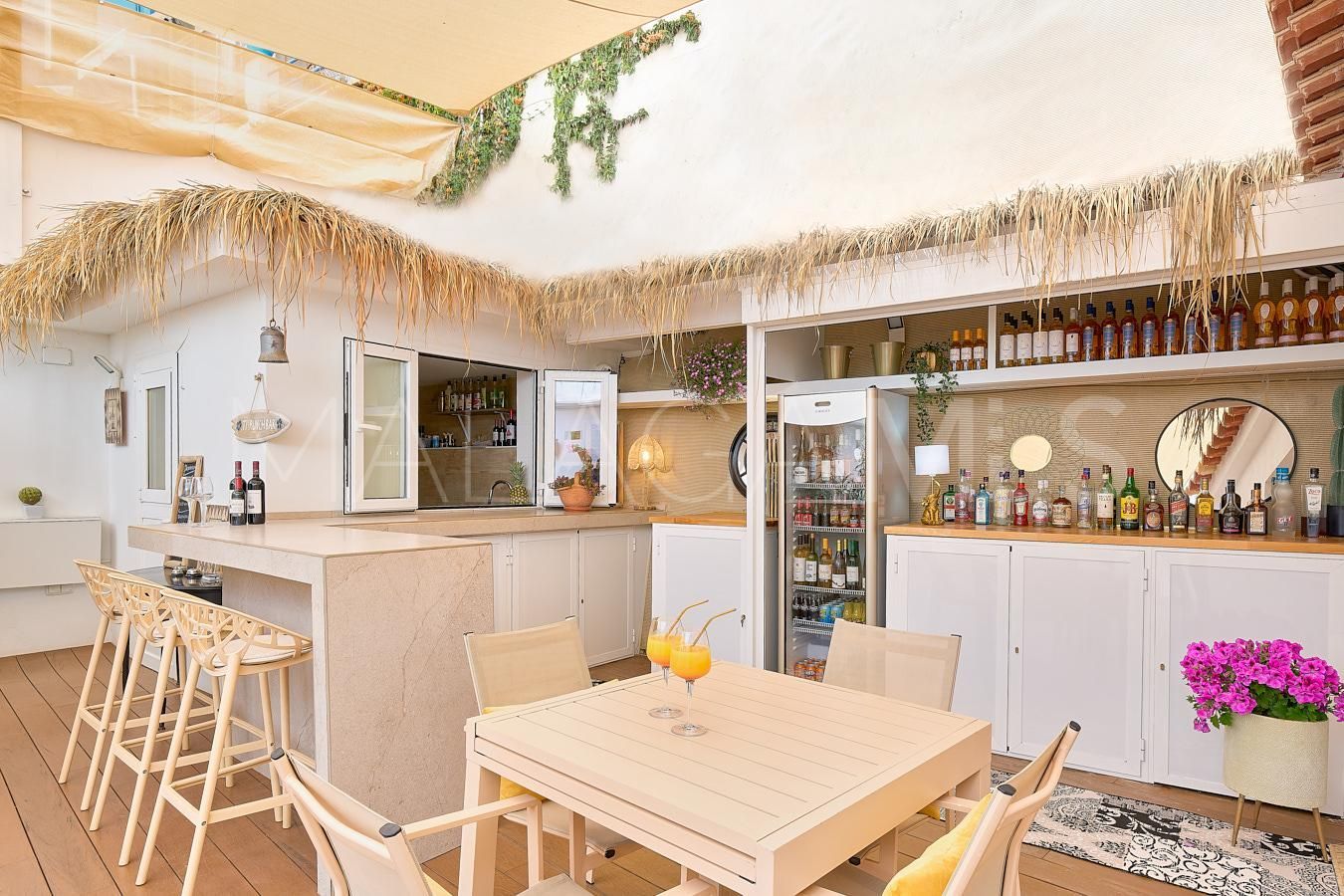 Se vende hotel with 7 bedrooms in El Limonar