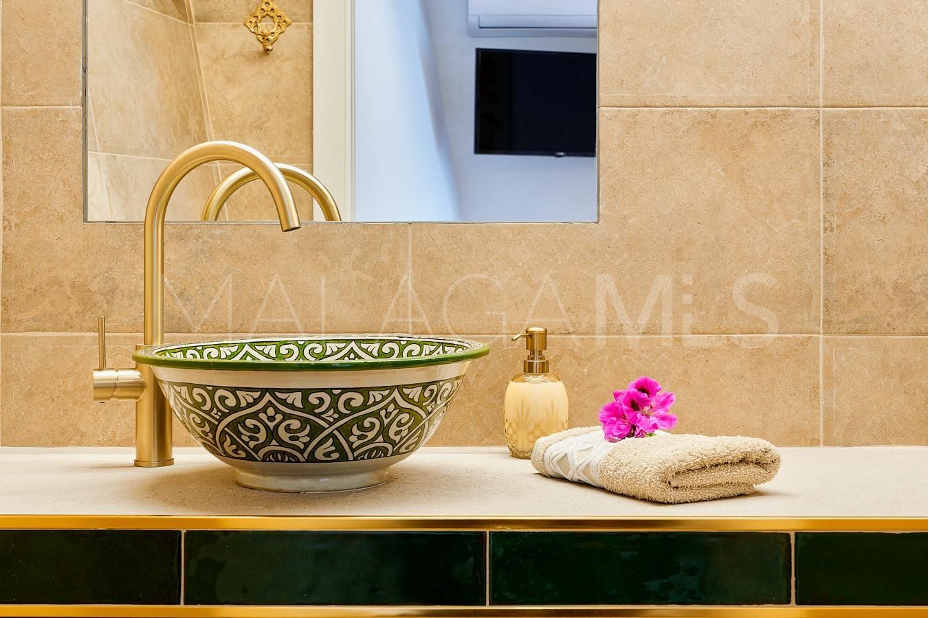 Se vende hotel with 7 bedrooms in El Limonar