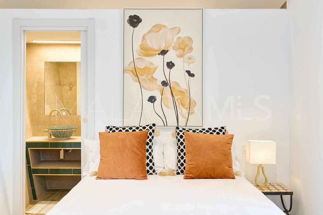 Se vende hotel with 7 bedrooms in El Limonar