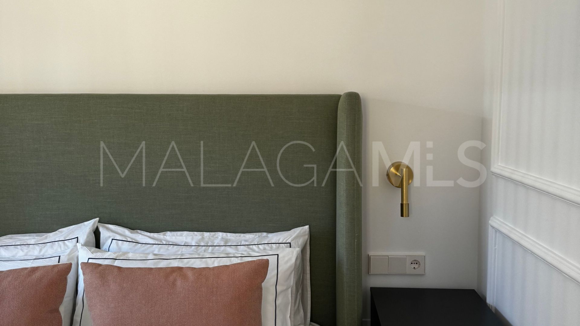 For sale ground floor apartment in Malaga - Este with 2 bedrooms