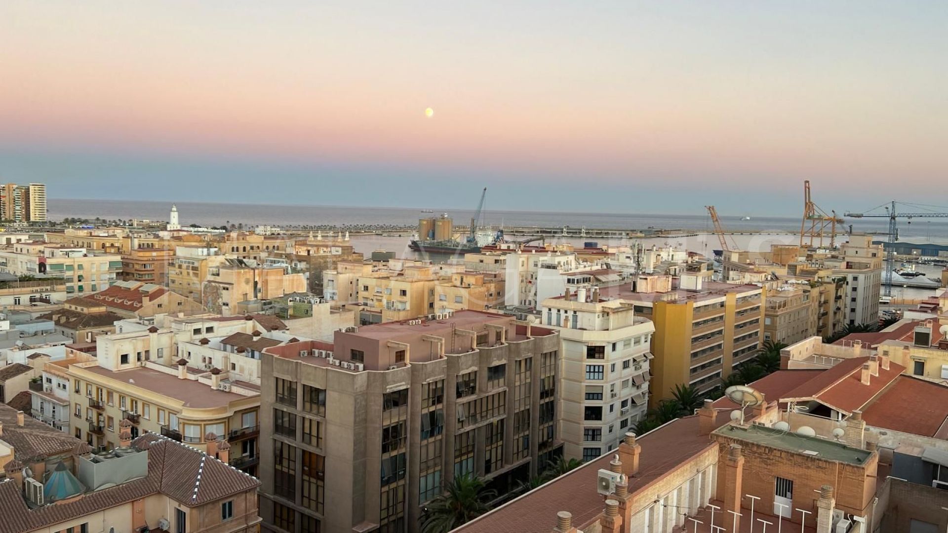 Lägenhet for sale in Malaga - Centro