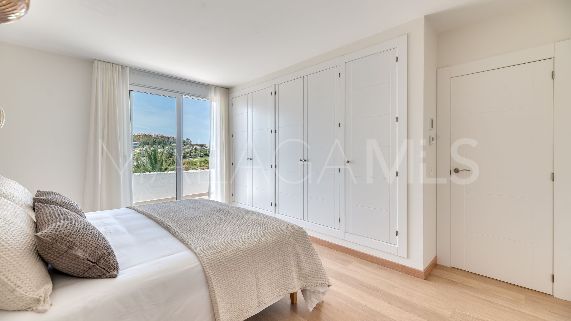 3 bedrooms penthouse for sale in Nueva Andalucia